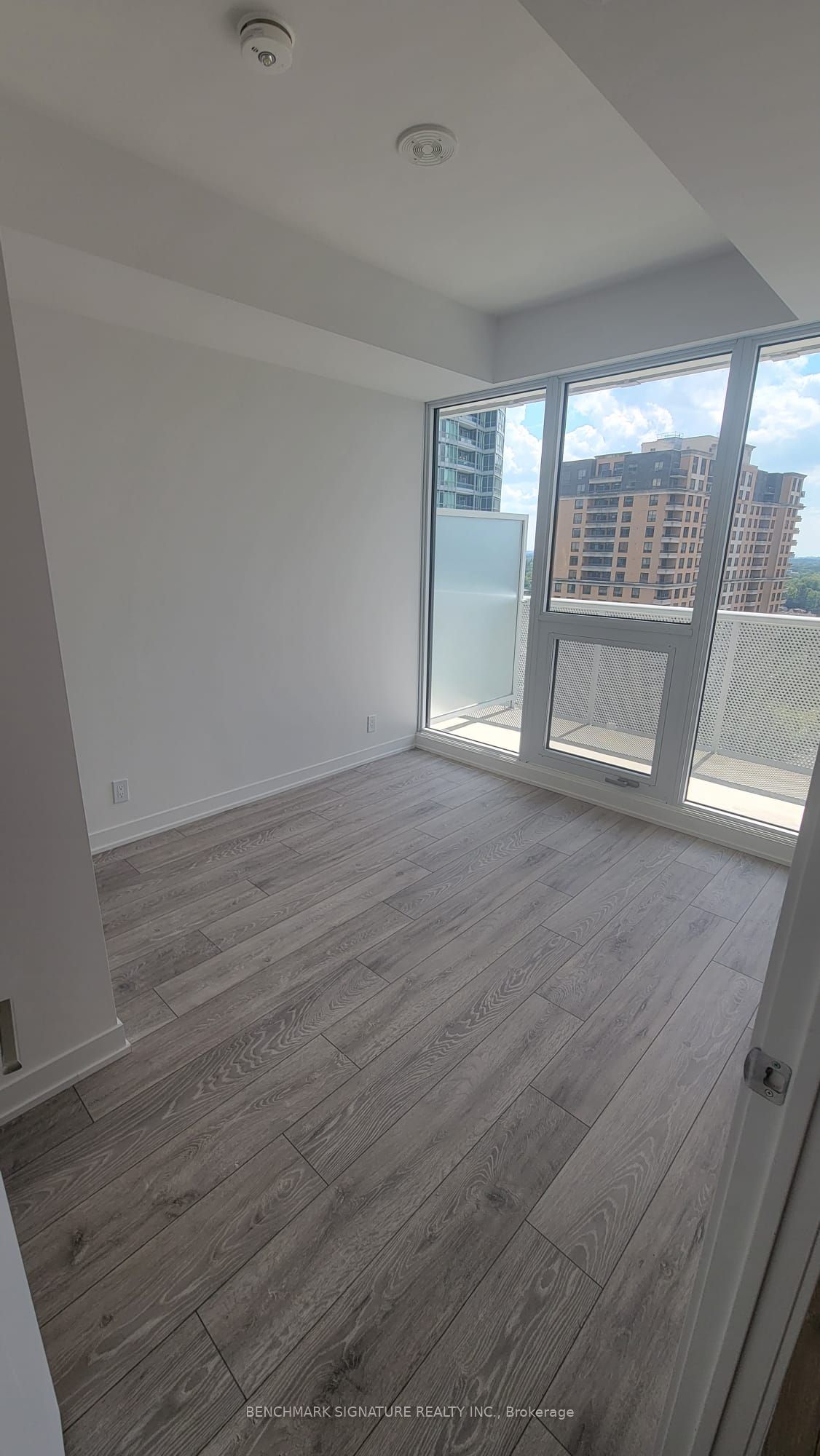 15 Holmes Avenue 1312, Toronto, ON M2N 0L4 photo 4
