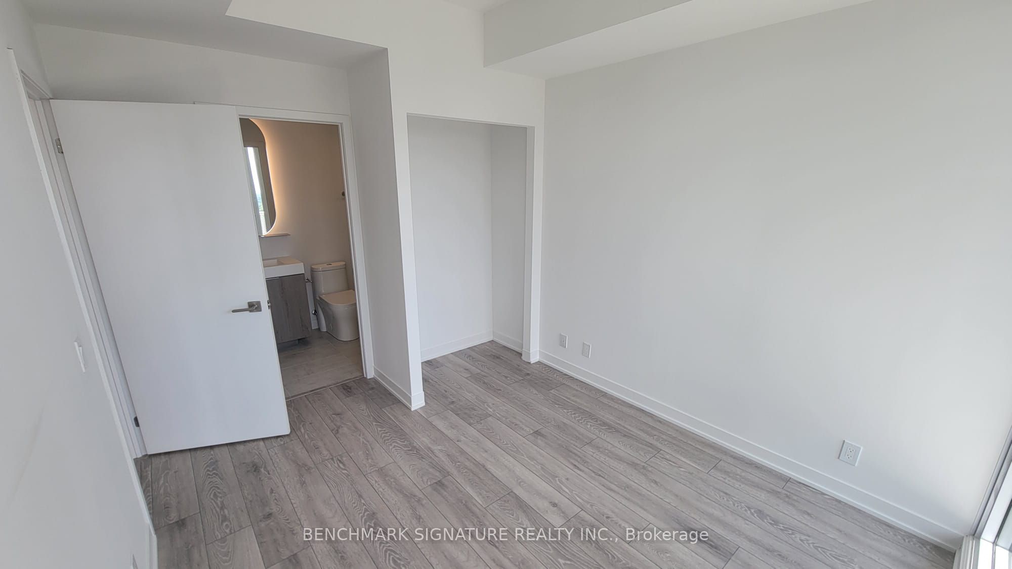 15 Holmes Avenue 1312, Toronto, ON M2N 0L4 photo 5