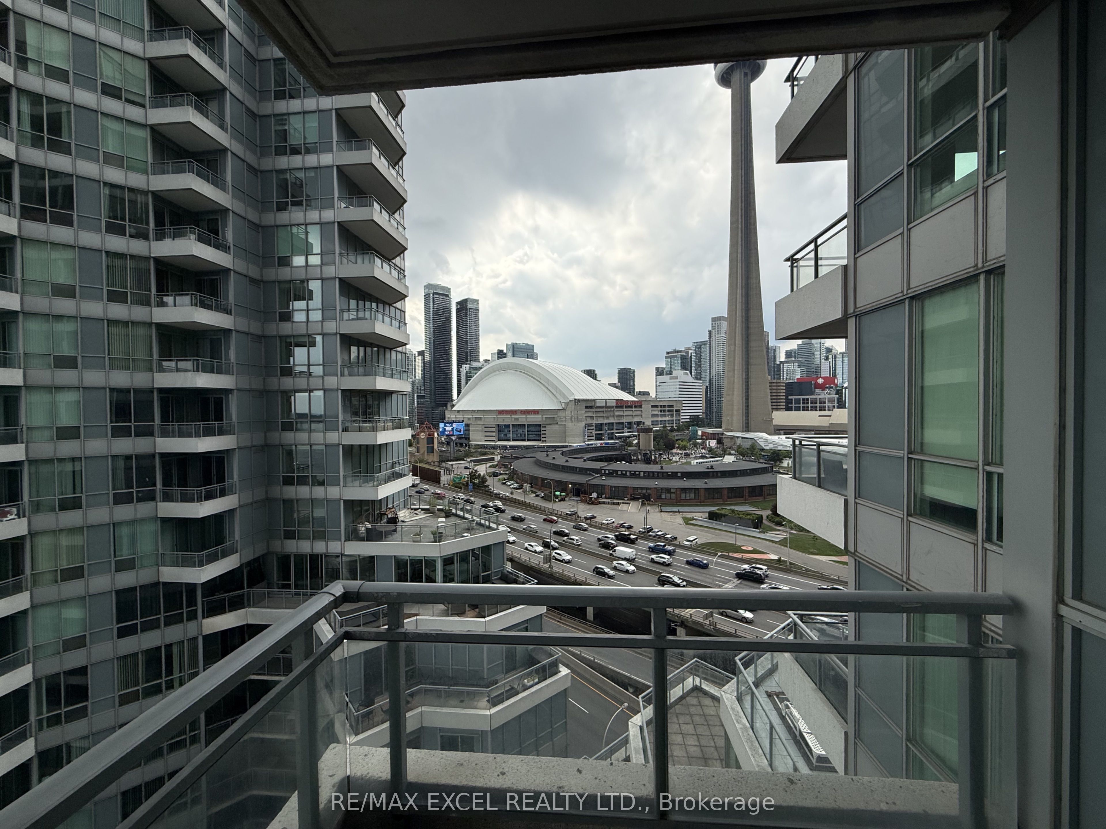 228 Queens Quay W 1710, Toronto, ON M5J 1B5 photo 2