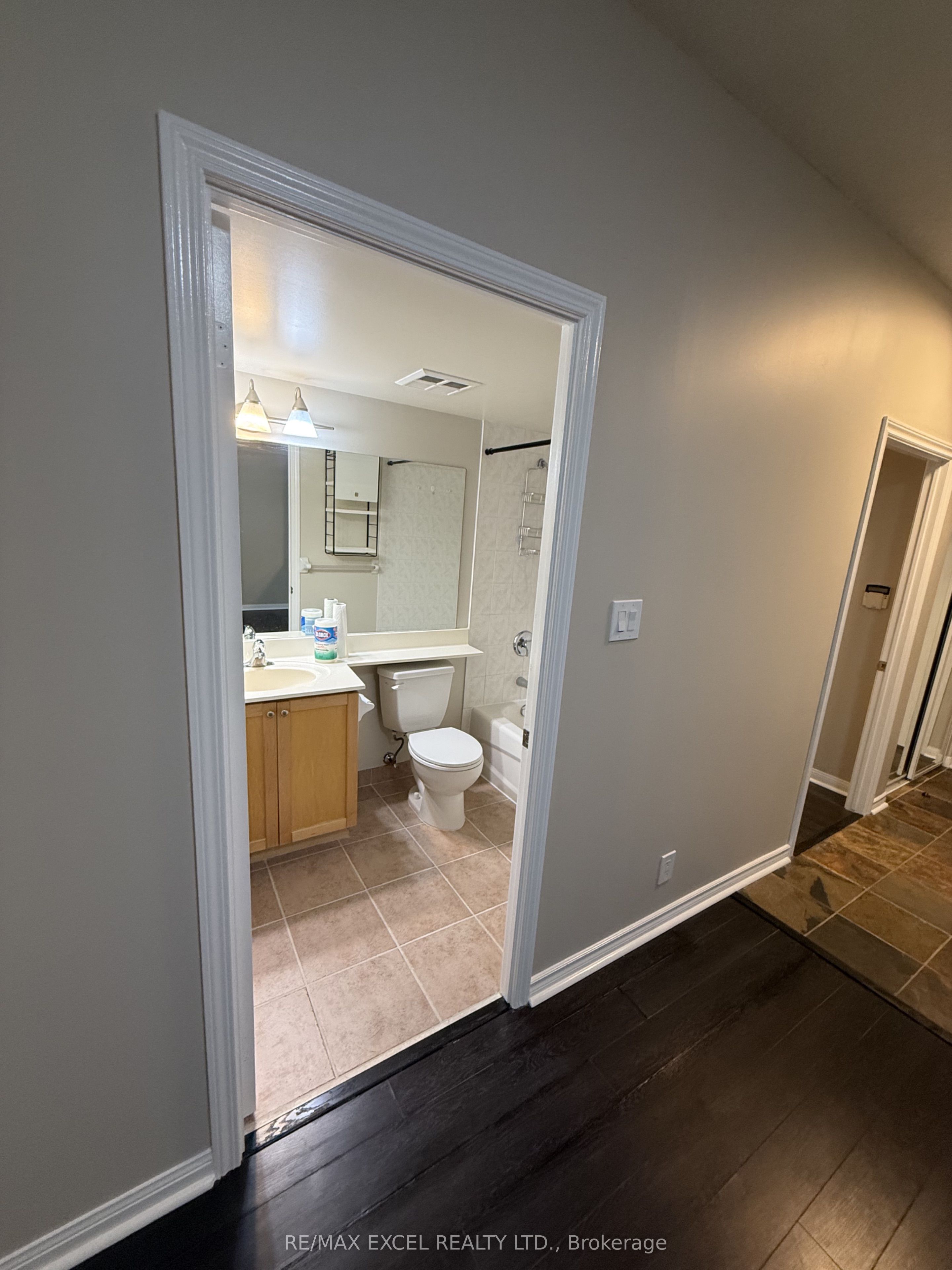228 Queens Quay W 1710, Toronto, ON M5J 1B5 photo 5
