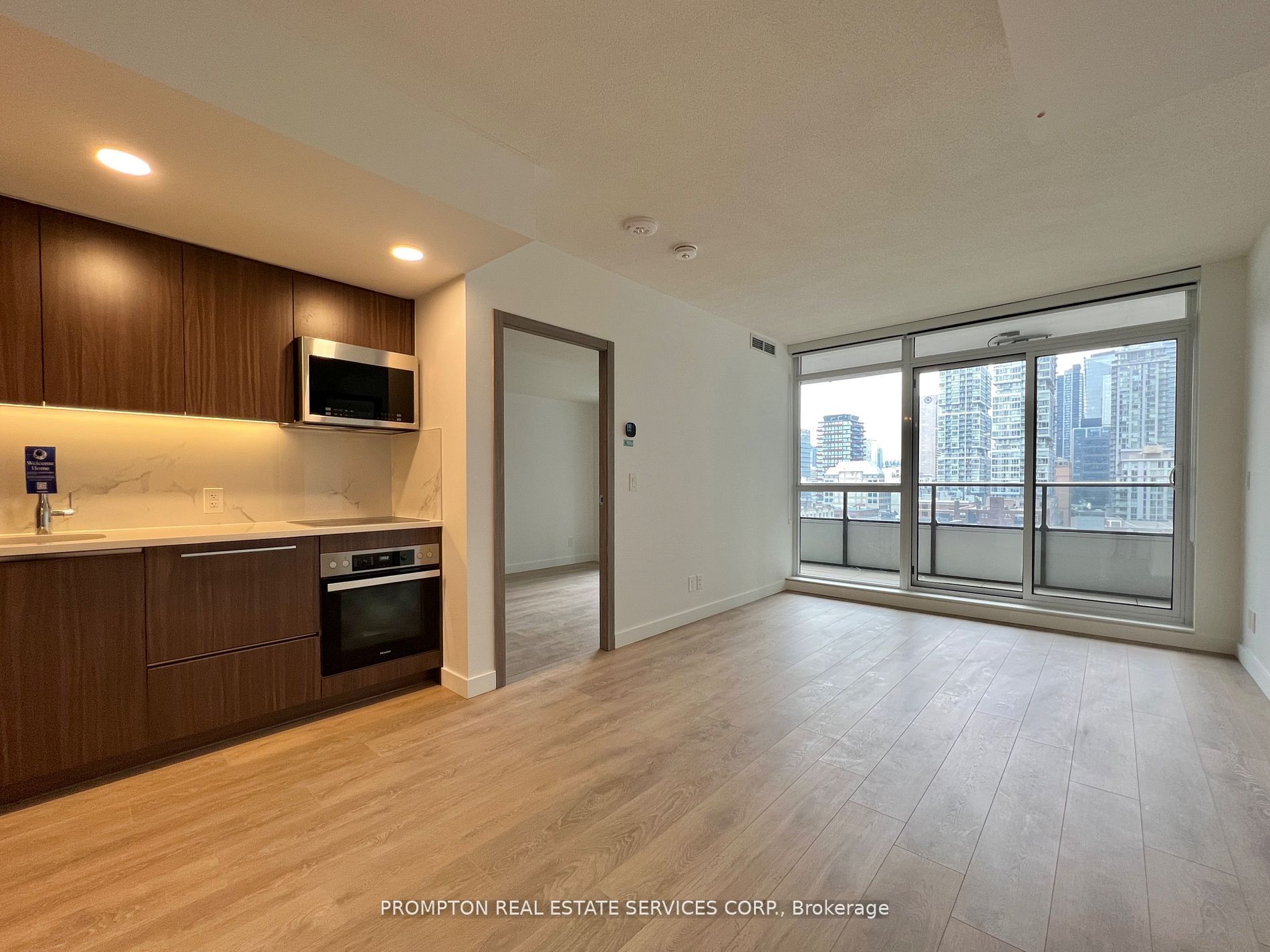 38 Widmer Street #1505, Toronto, ON M5V 0P7 photo 4