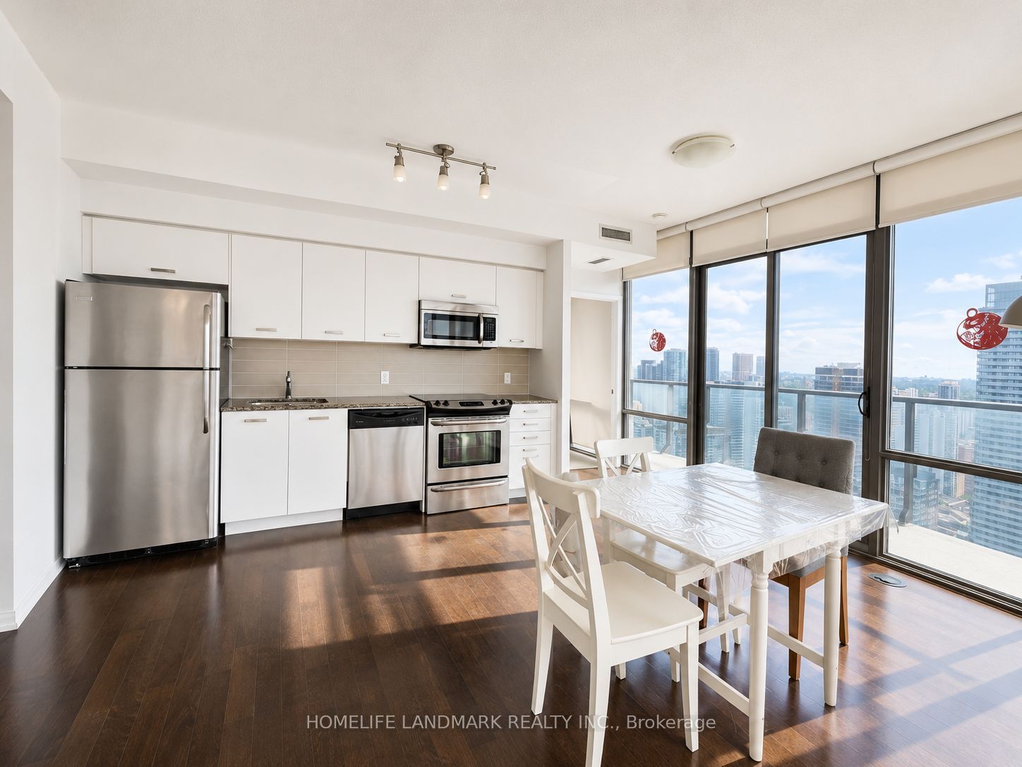 832 Bay Street 4308, Toronto, ON M5S 1Z6 photo 2