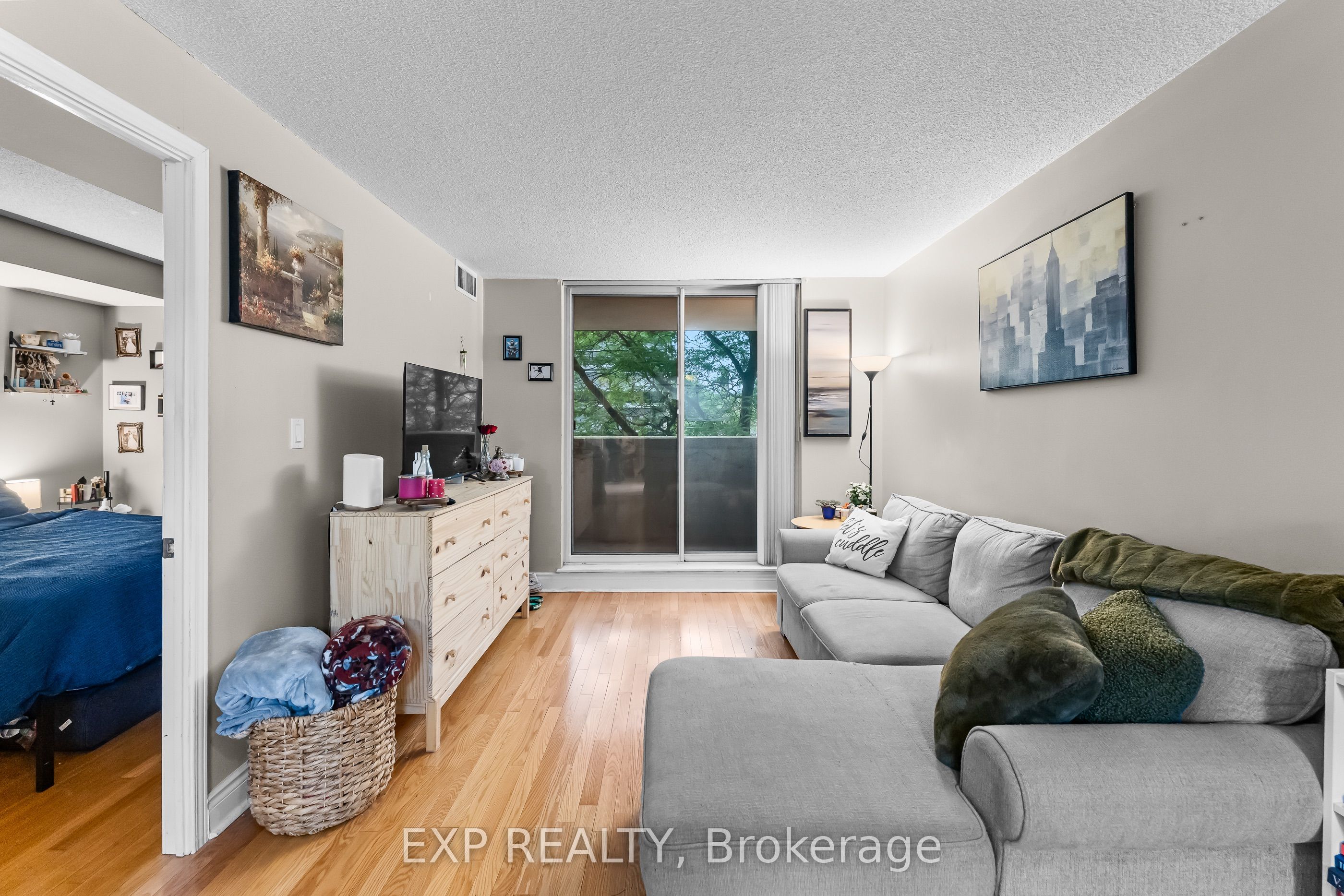 398 Eglinton Avenue E 308, Toronto, ON M4P 3H8 photo 5