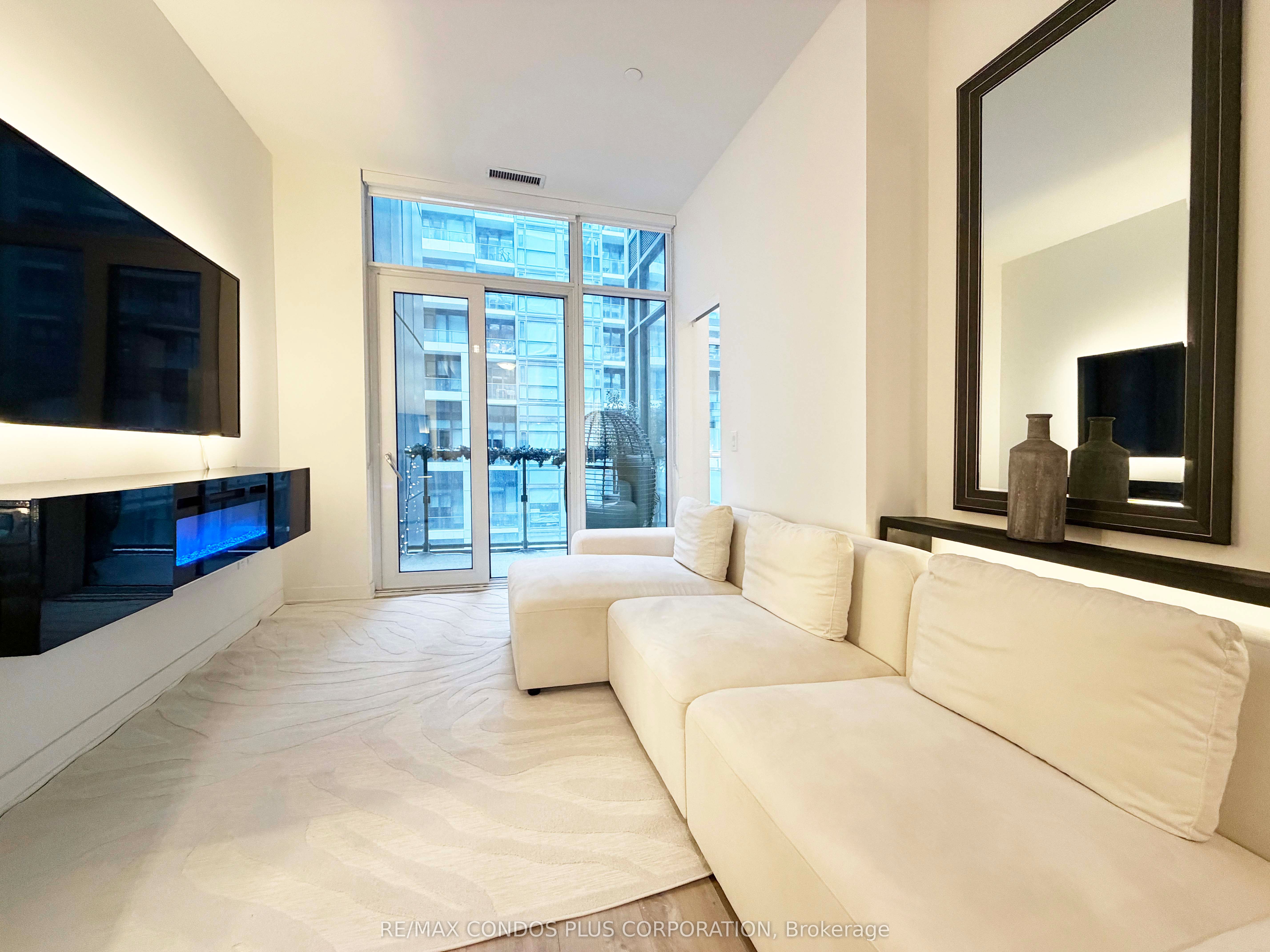60 Princess Street 1113, Toronto, ON M5A 2C7 photo 3