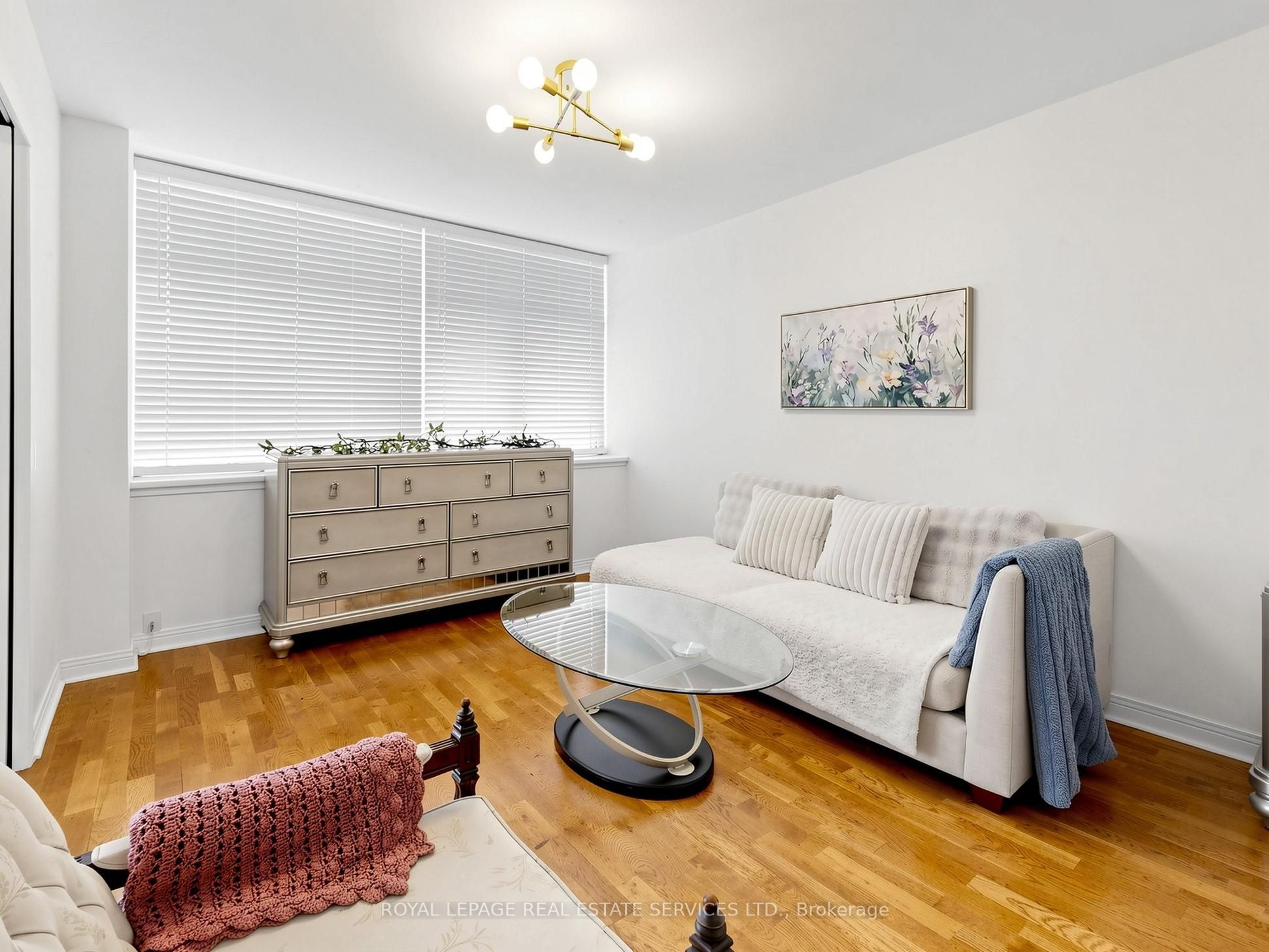 580 Christie Street 107, Toronto, ON M6G 3E3
