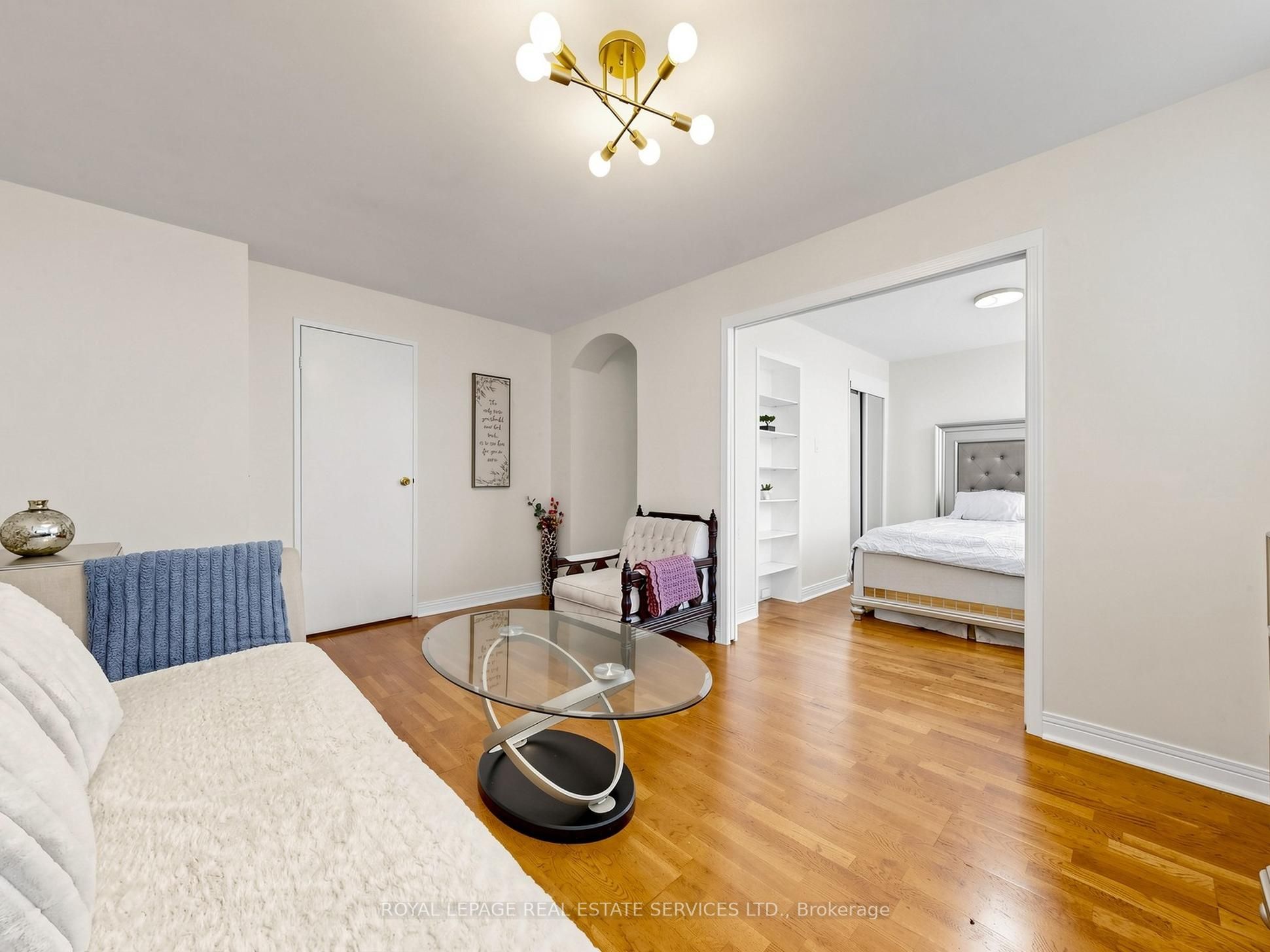 580 Christie Street 107, Toronto, ON M6G 3E3 photo 2