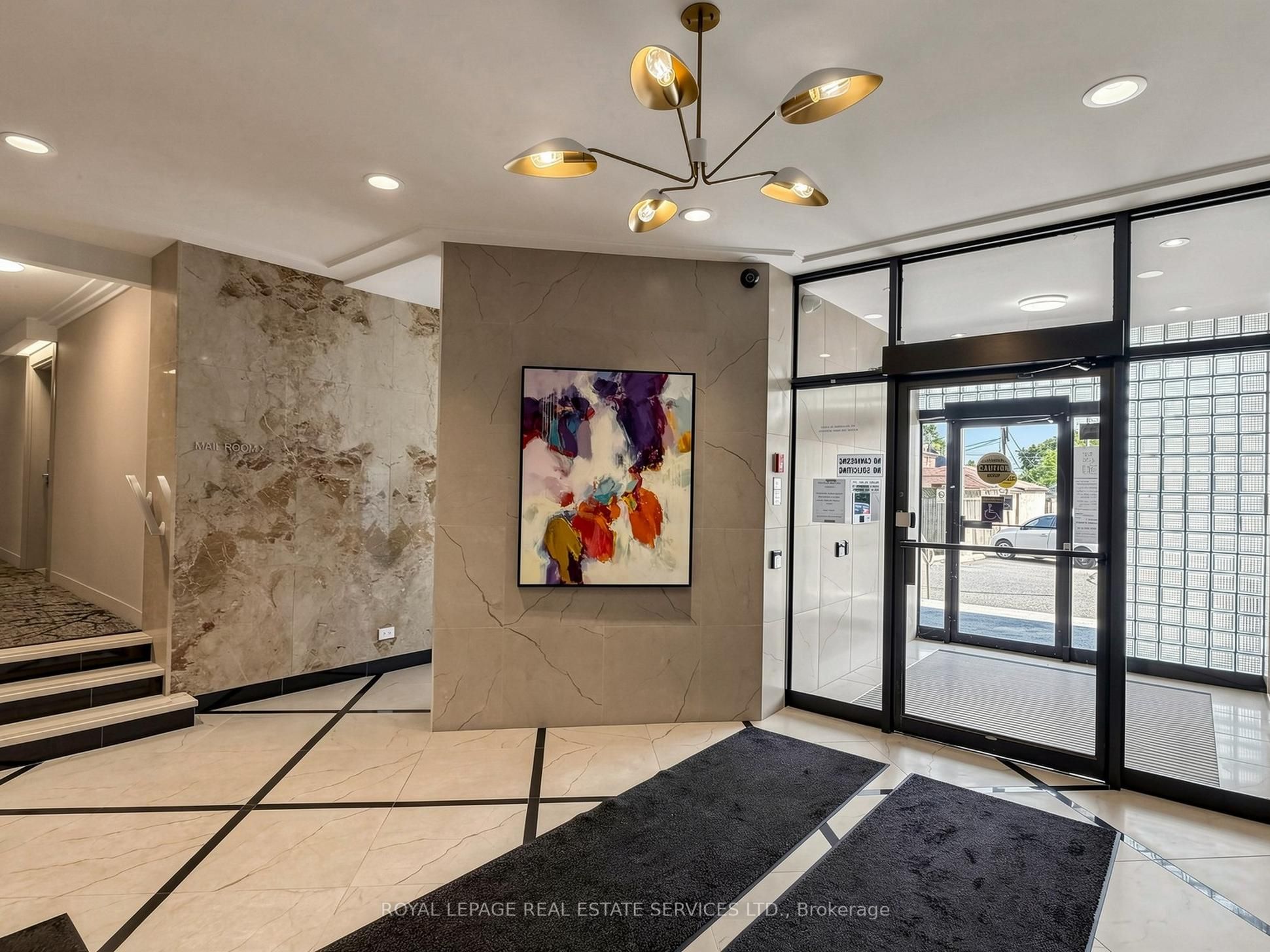 580 Christie Street 107, Toronto, ON M6G 3E3 photo 4