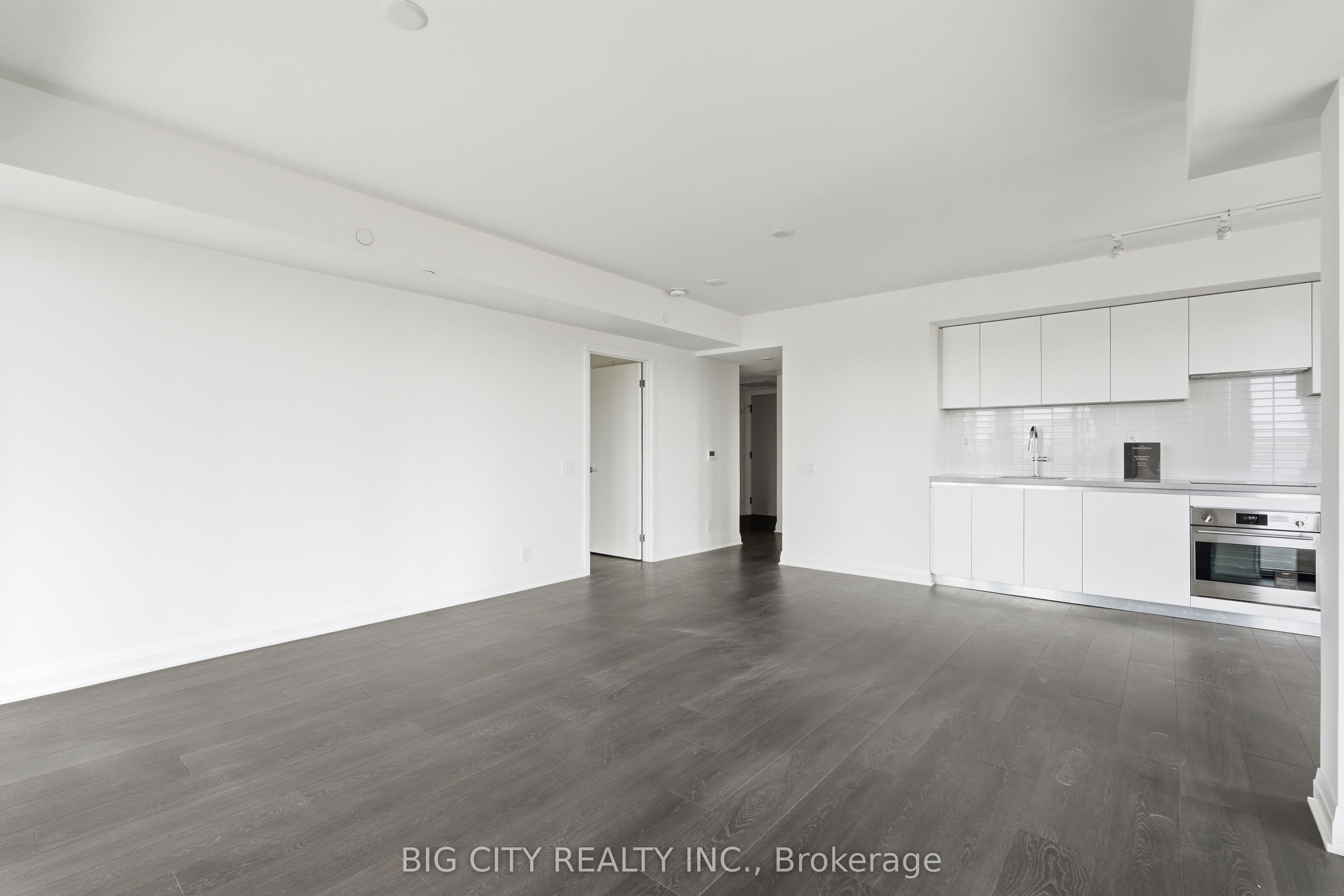 25 Frederick Todd Way 602, Toronto, ON M4G 0C9 photo 5