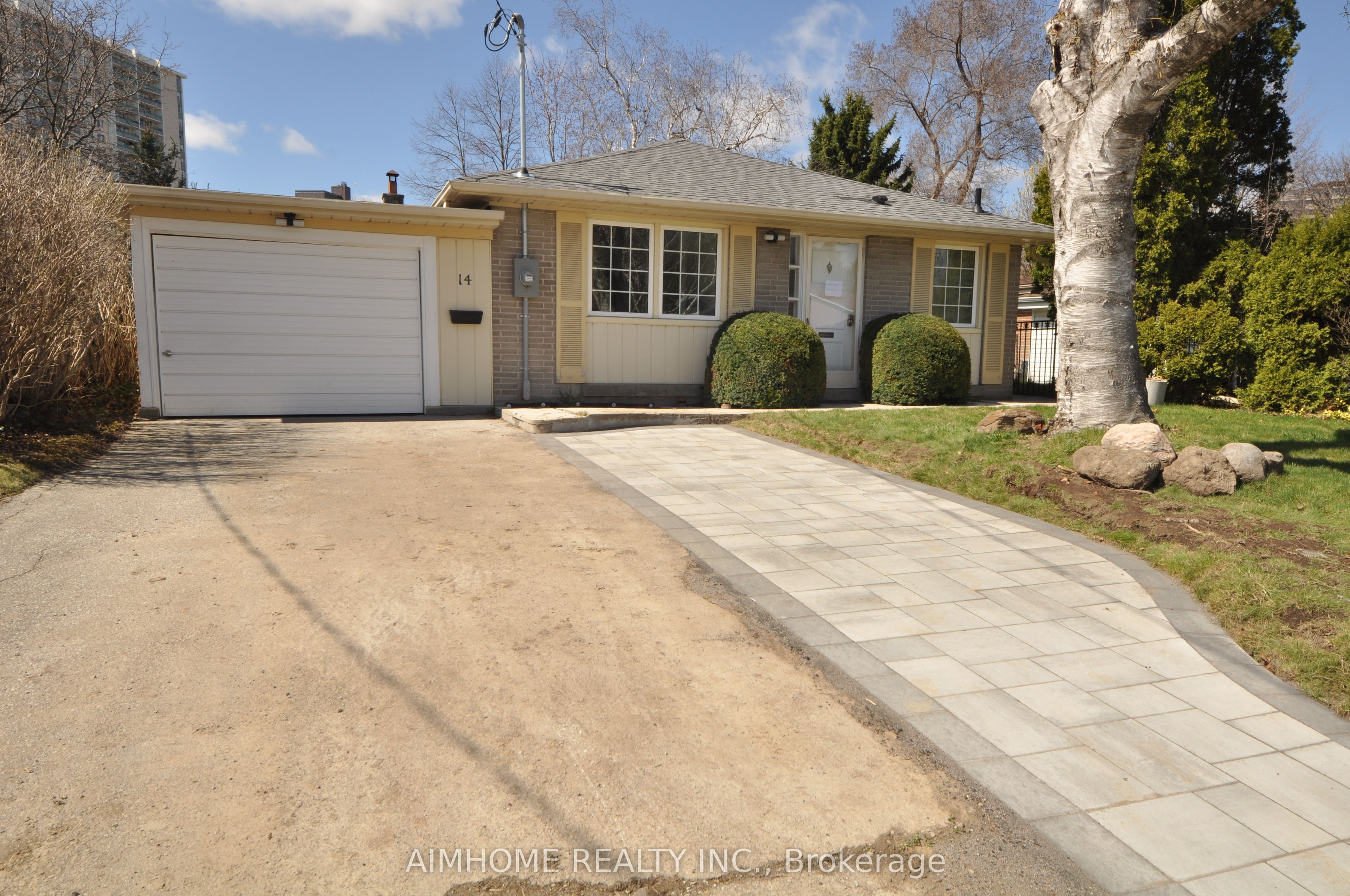 14 Dukinfield Crescent 2, Toronto, ON M3A 2S1