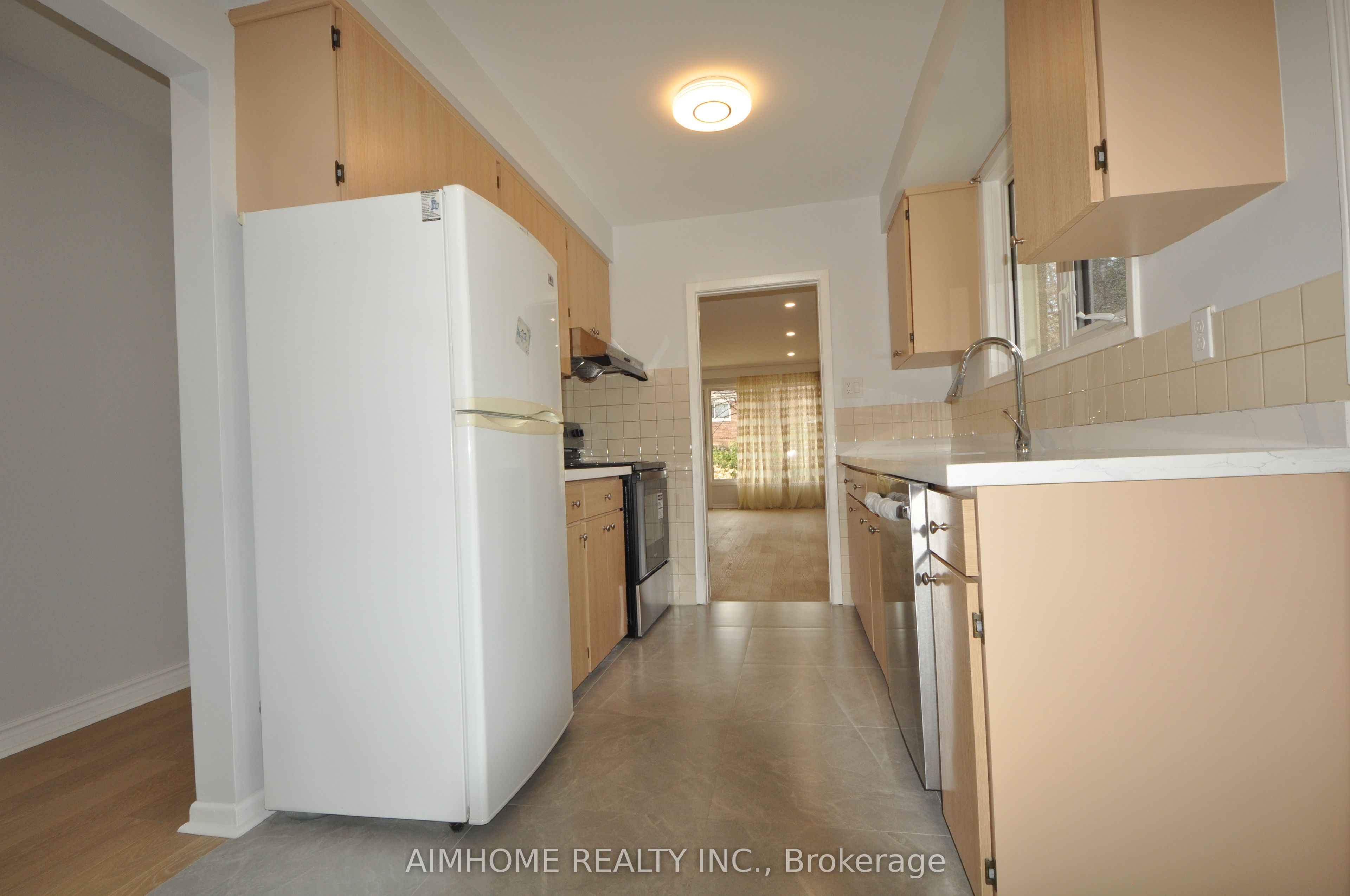 14 Dukinfield Crescent 2, Toronto, ON M3A 2S1 photo 4