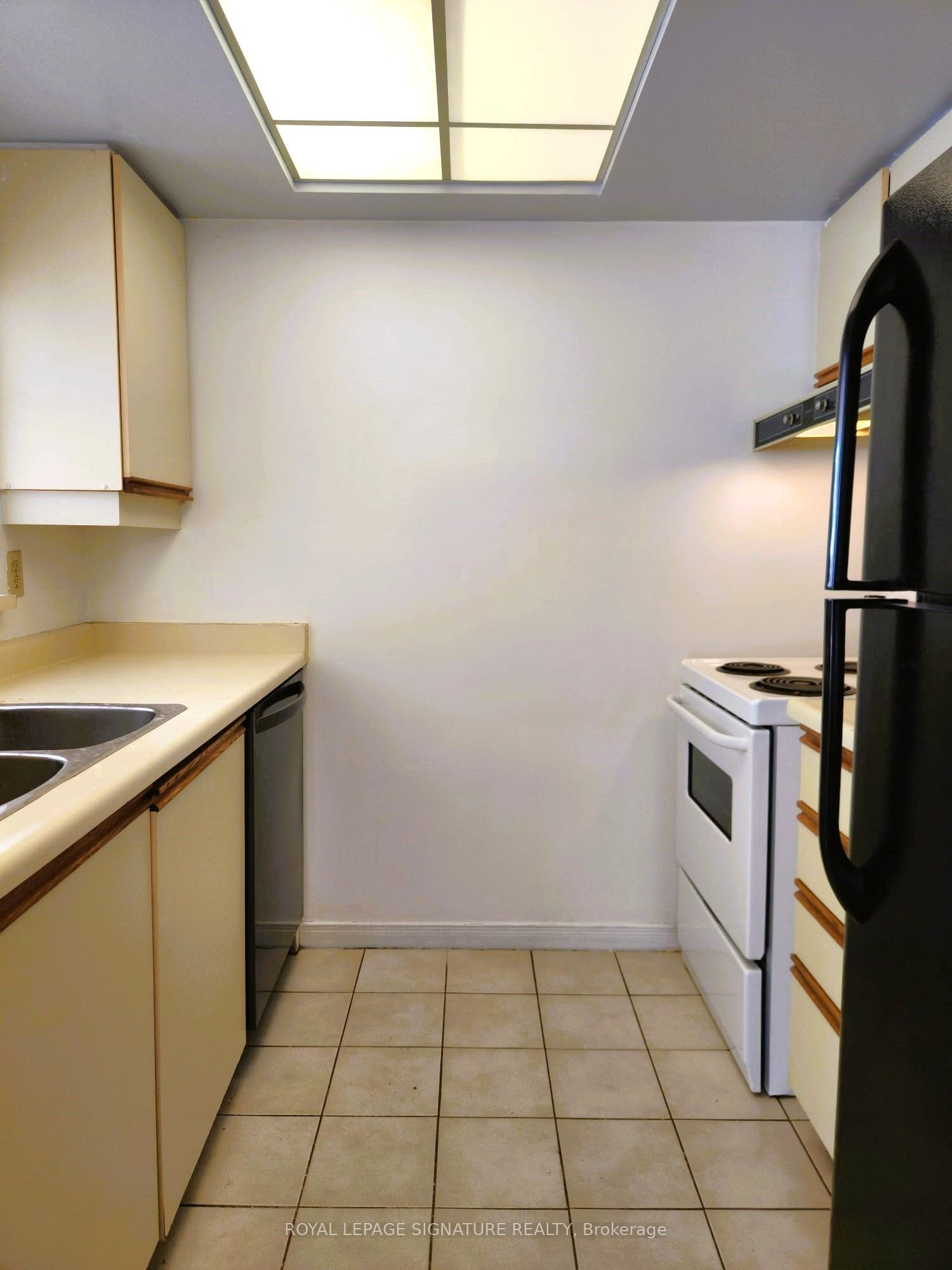 5 Concorde Place 1103, Toronto, ON M3C 3M8 photo 4