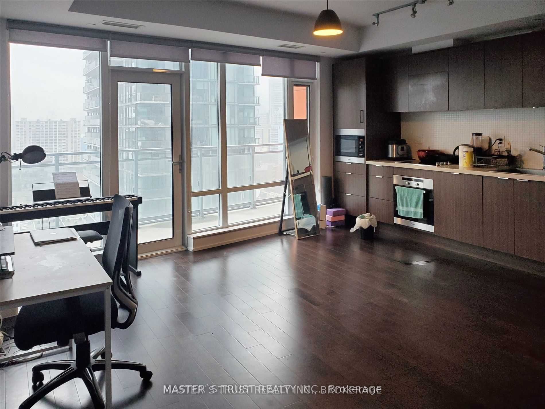 21 Widmer Street 2005, Toronto, ON M5V 0B8 photo 3