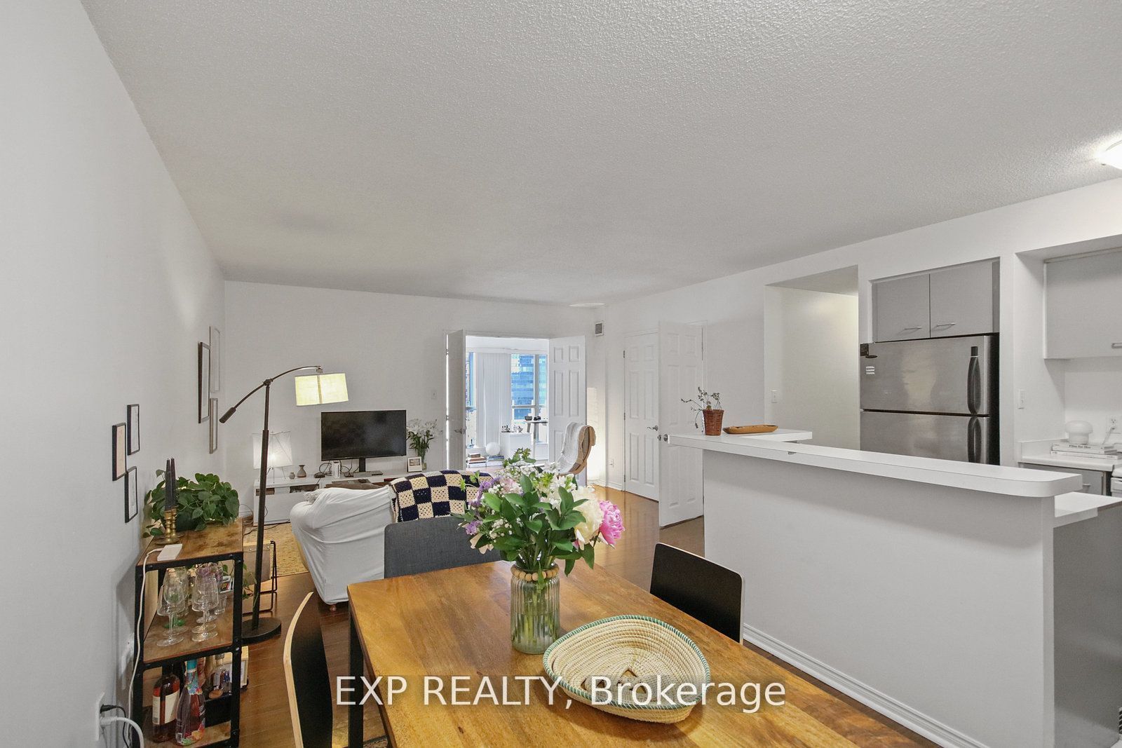 25 The Esplanade 808, Toronto, ON M5E 1W5