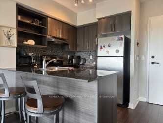 120 Dallimore Circle 827, Toronto, ON M3C 4J1 photo 2
