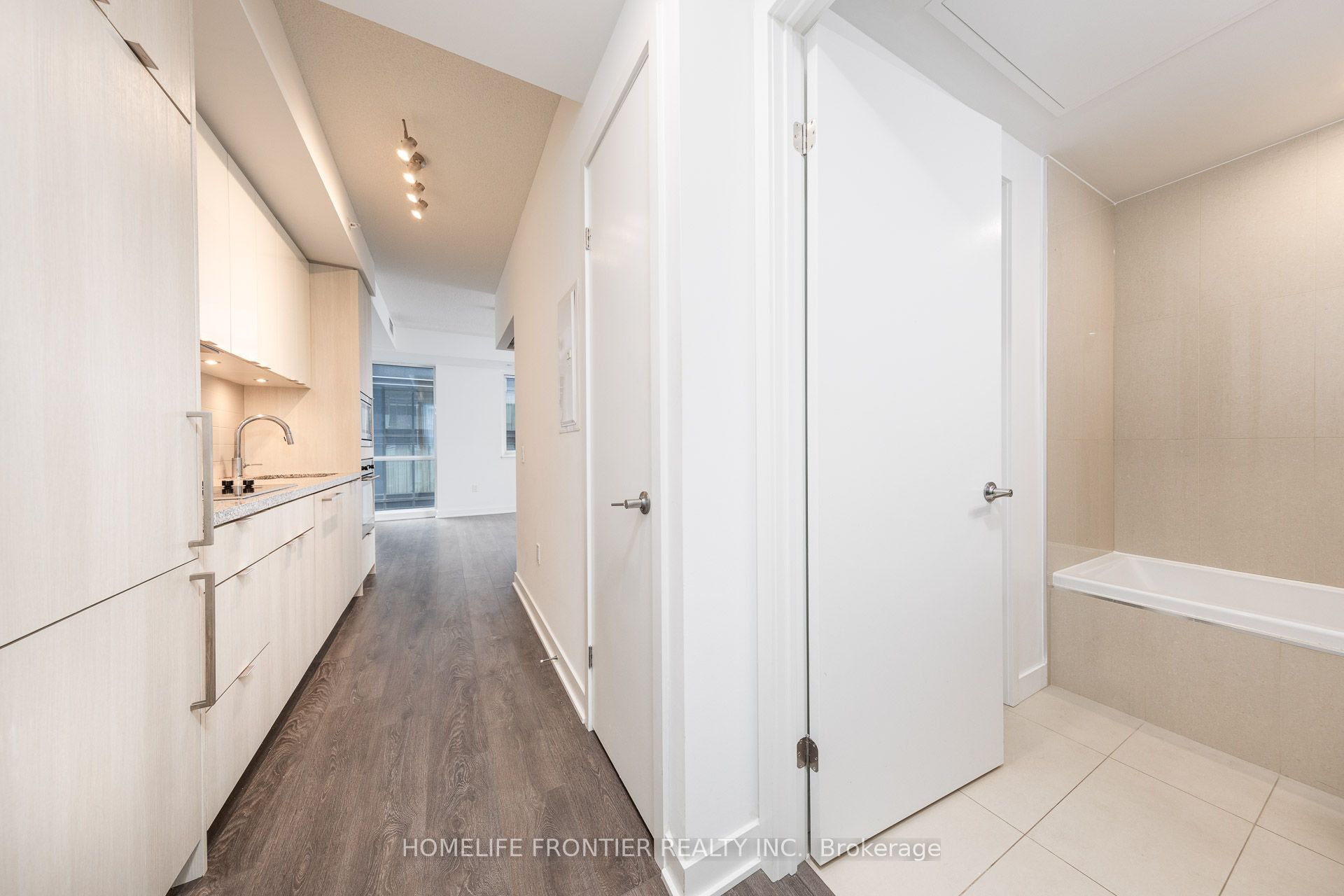 115 Blue Jays Way 705, Toronto, ON M5V 0N4 photo 5