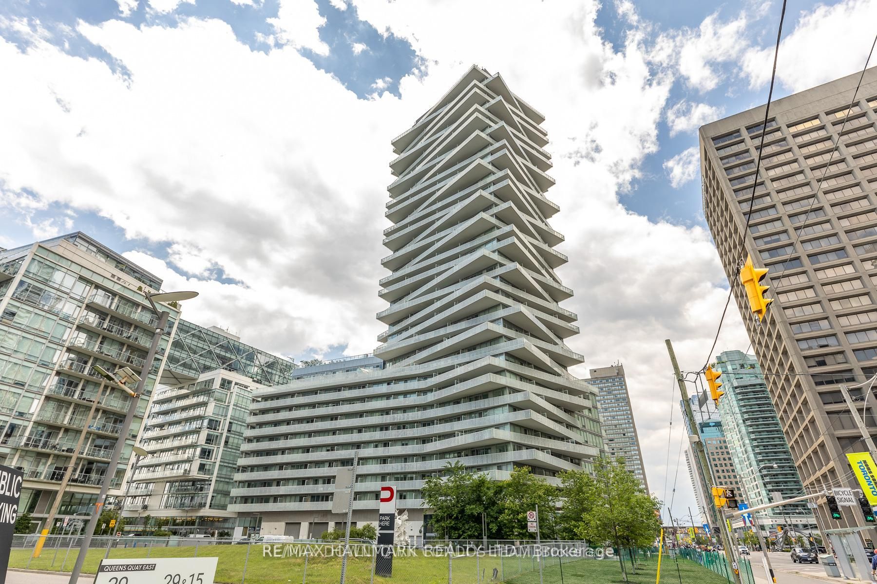 15 Queens Quay E 416, Toronto, ON M5E 0C5