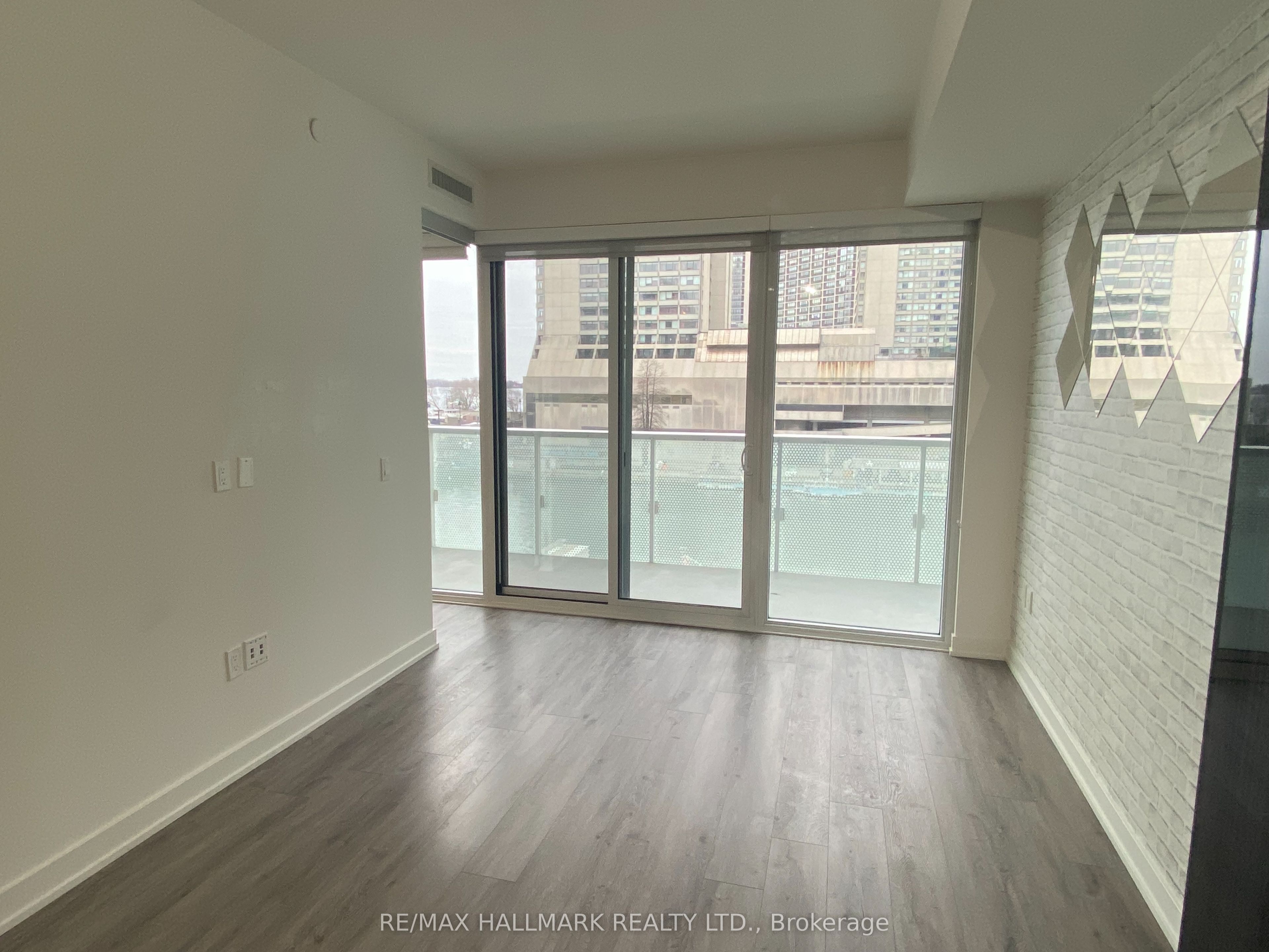 15 Queens Quay E 416, Toronto, ON M5E 0C5 photo 2
