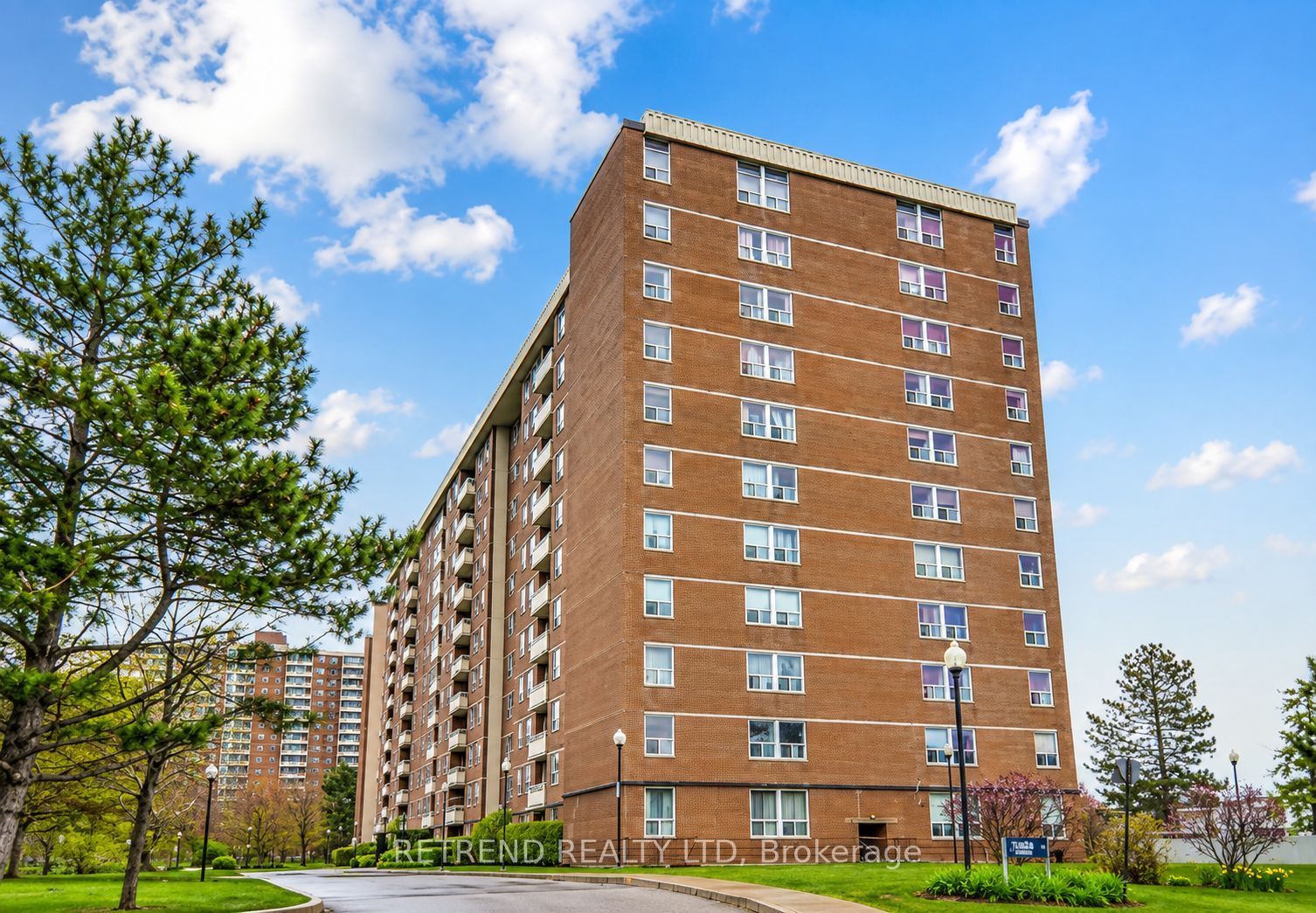 175 Hilda Avenue 813, Toronto, ON M2M 1V8 photo 2