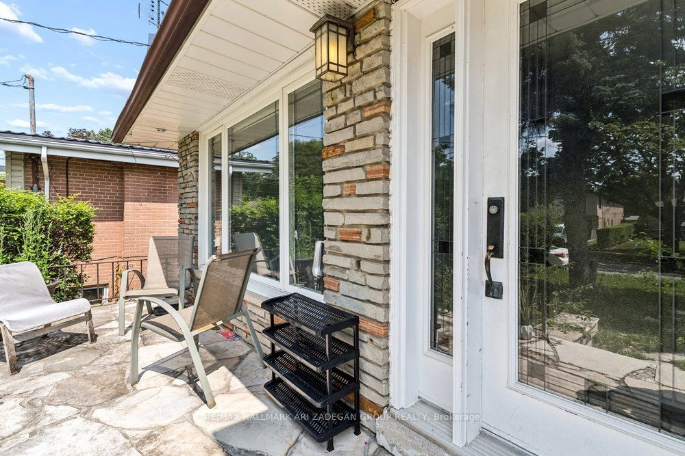 231 Goulding Avenue Main Fl, Toronto, ON M2R 2P6 photo 5