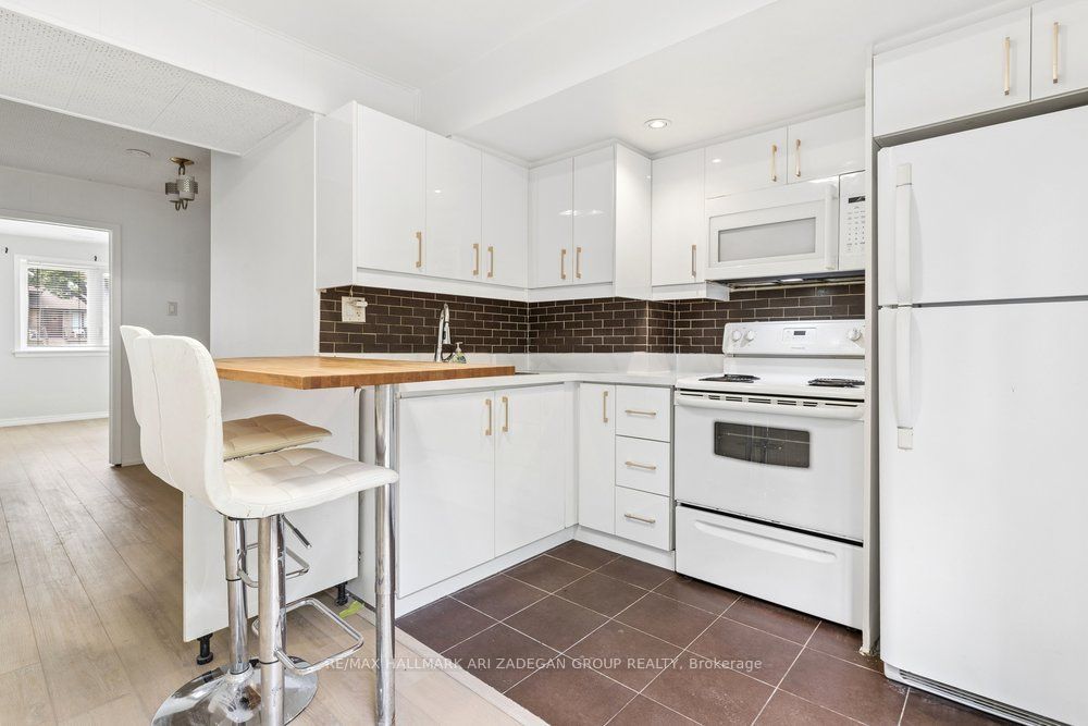 231 Goulding Avenue Lower Fl, Toronto, ON M2R 2P6 photo 2