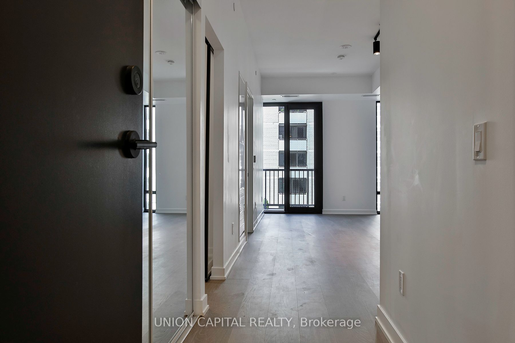 91 Montclair Avenue 308, Toronto, ON M5P 0B1