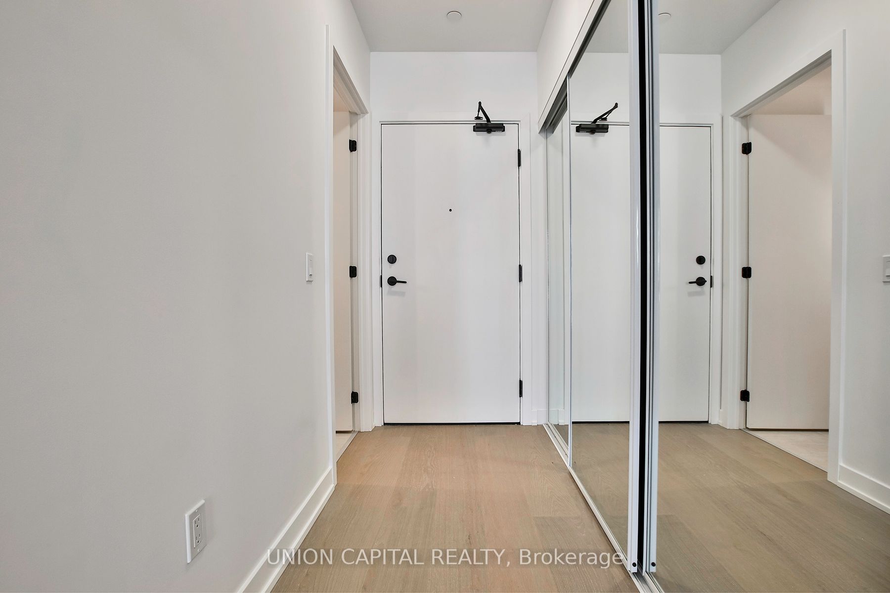 91 Montclair Avenue 308, Toronto, ON M5P 0B1 photo 2