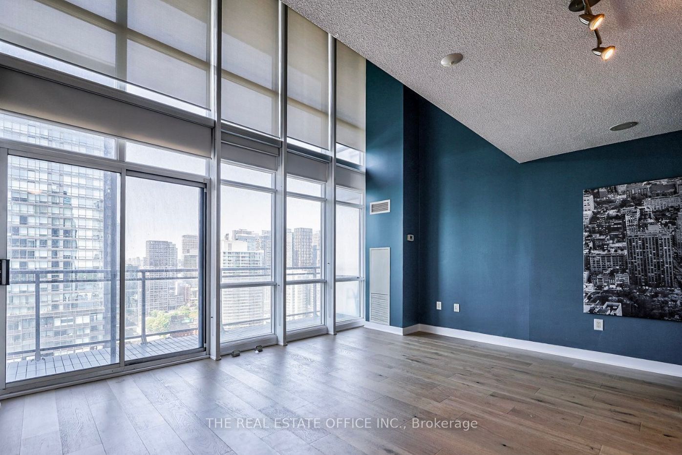 15 Fort York Boulevard 3905, Toronto, ON M5V 3Y4 photo 3