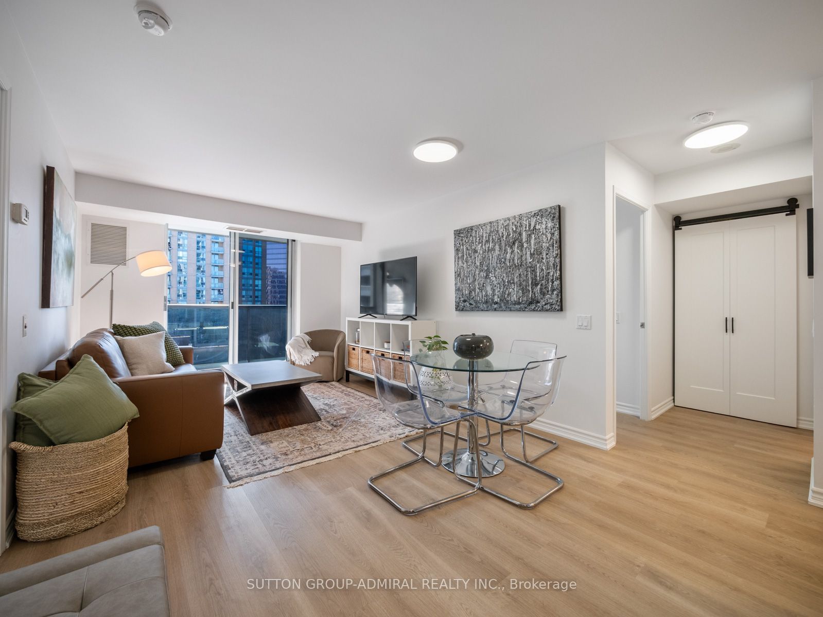 35 Finch Avenue E 1112, Toronto, ON M2N 6Z8 photo 2