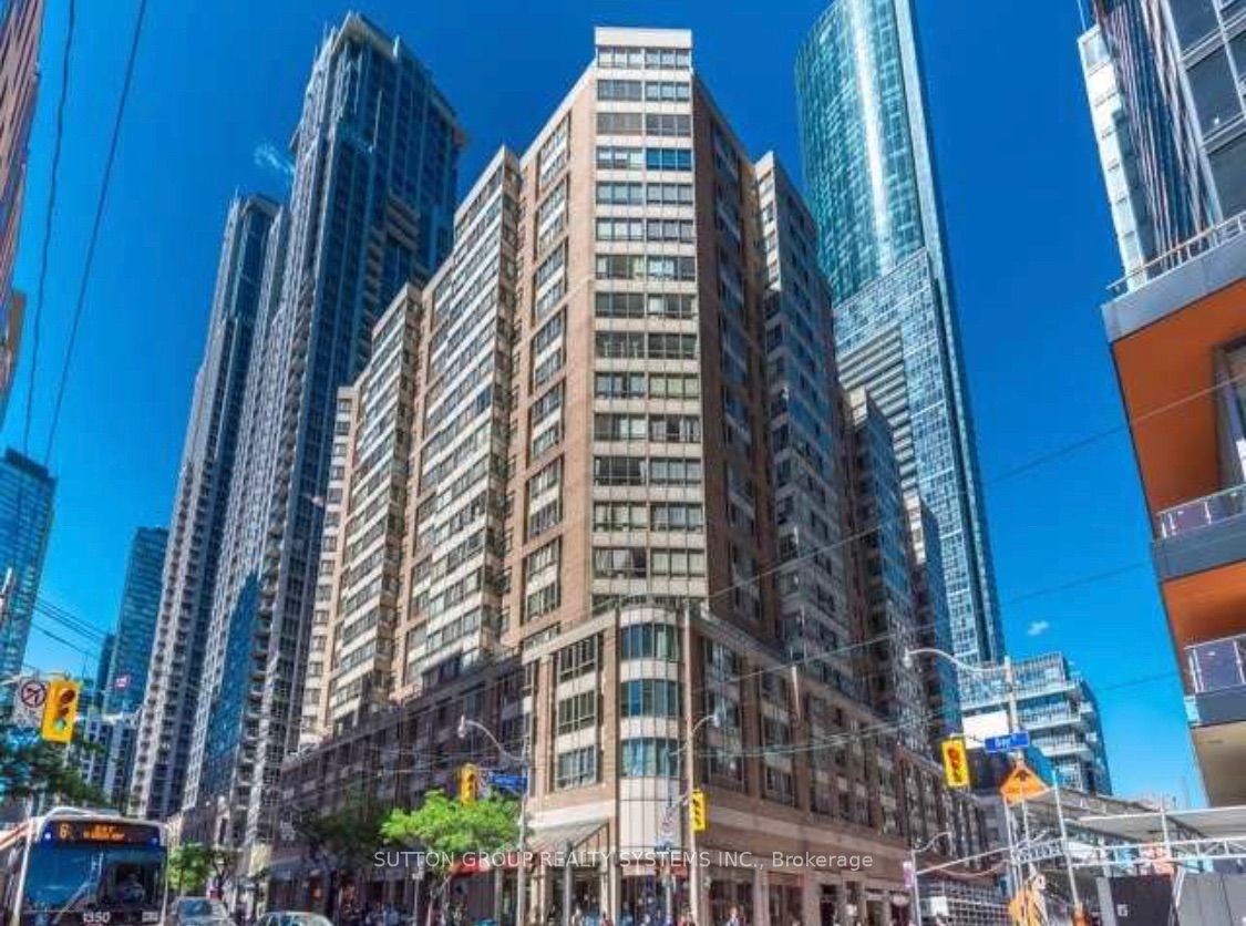 717 Bay Street 1809, Toronto, ON M5G 2J9