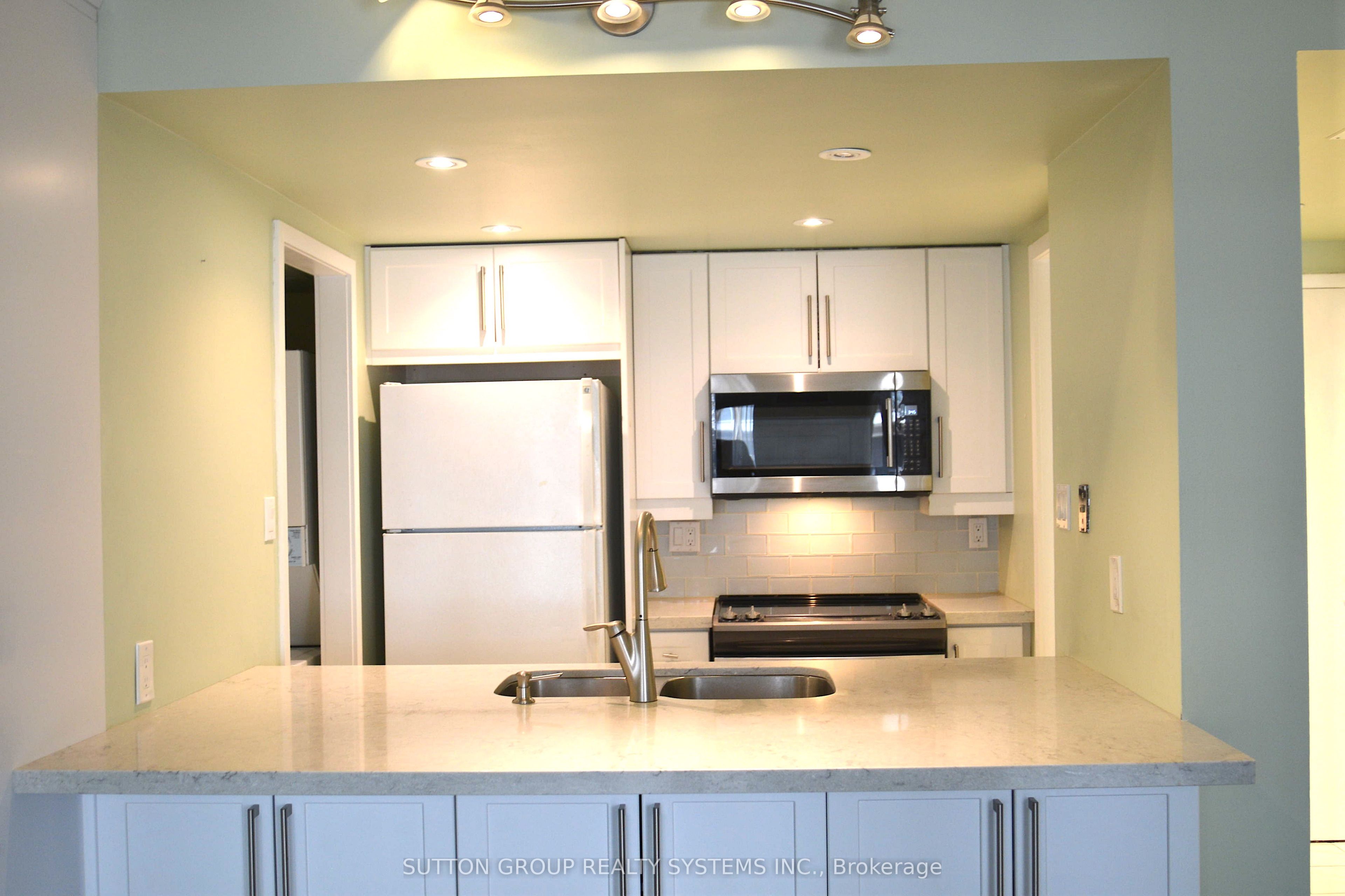 717 Bay Street 1809, Toronto, ON M5G 2J9 photo 5