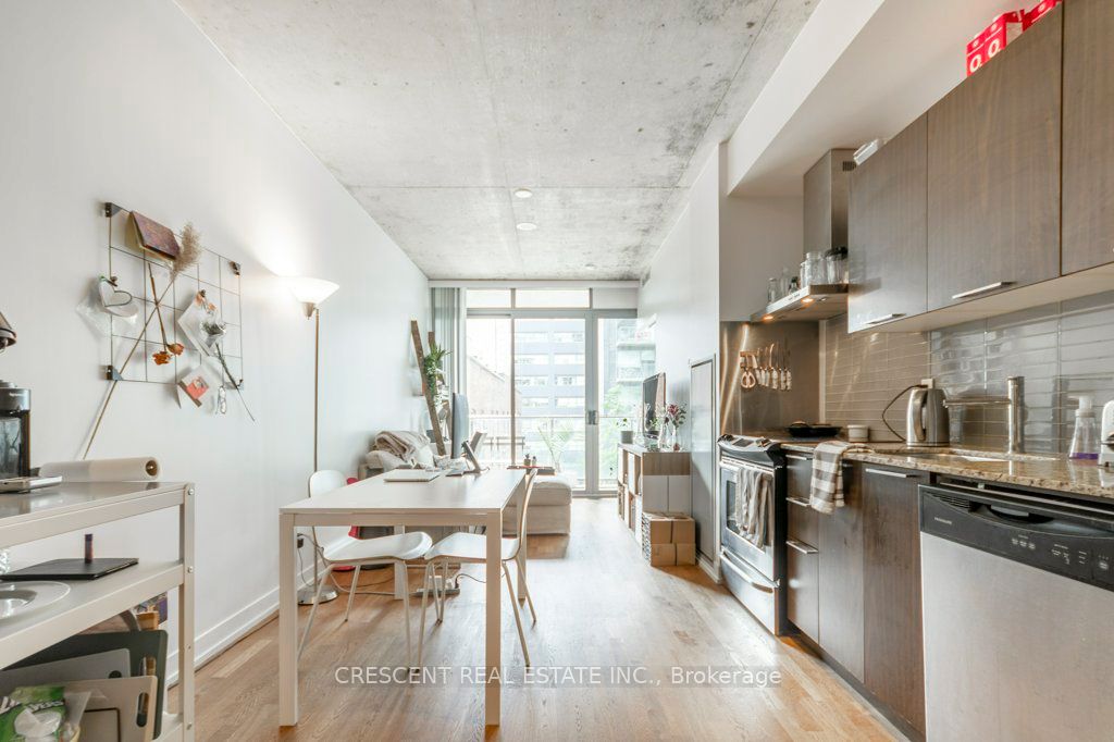 650 King Street W 402, Toronto, ON M5V 0H6