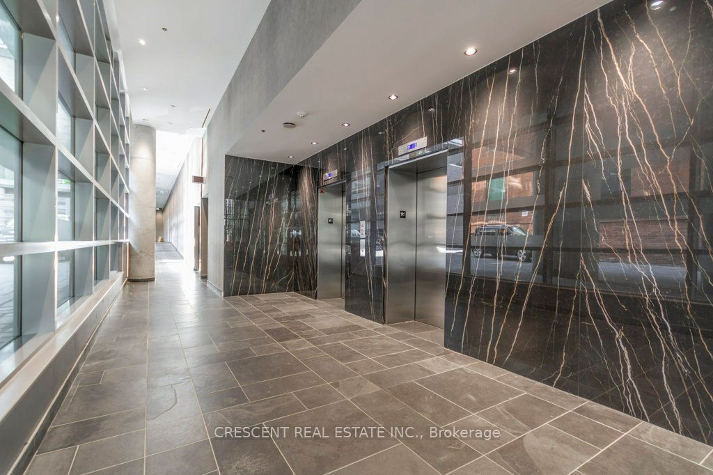 650 King Street W 402, Toronto, ON M5V 0H6 photo 5