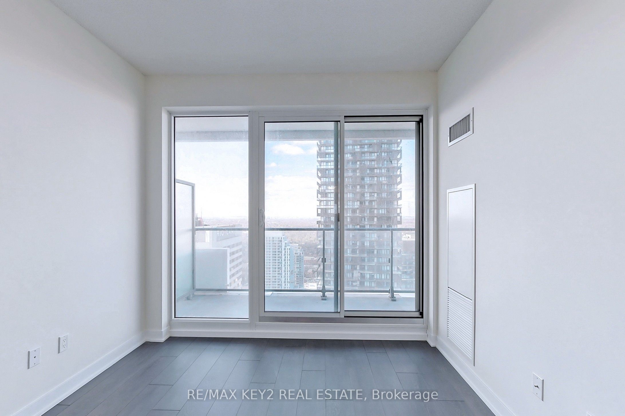 2221 Yonge Street 4210, Toronto, ON M4S 0B8 photo 2