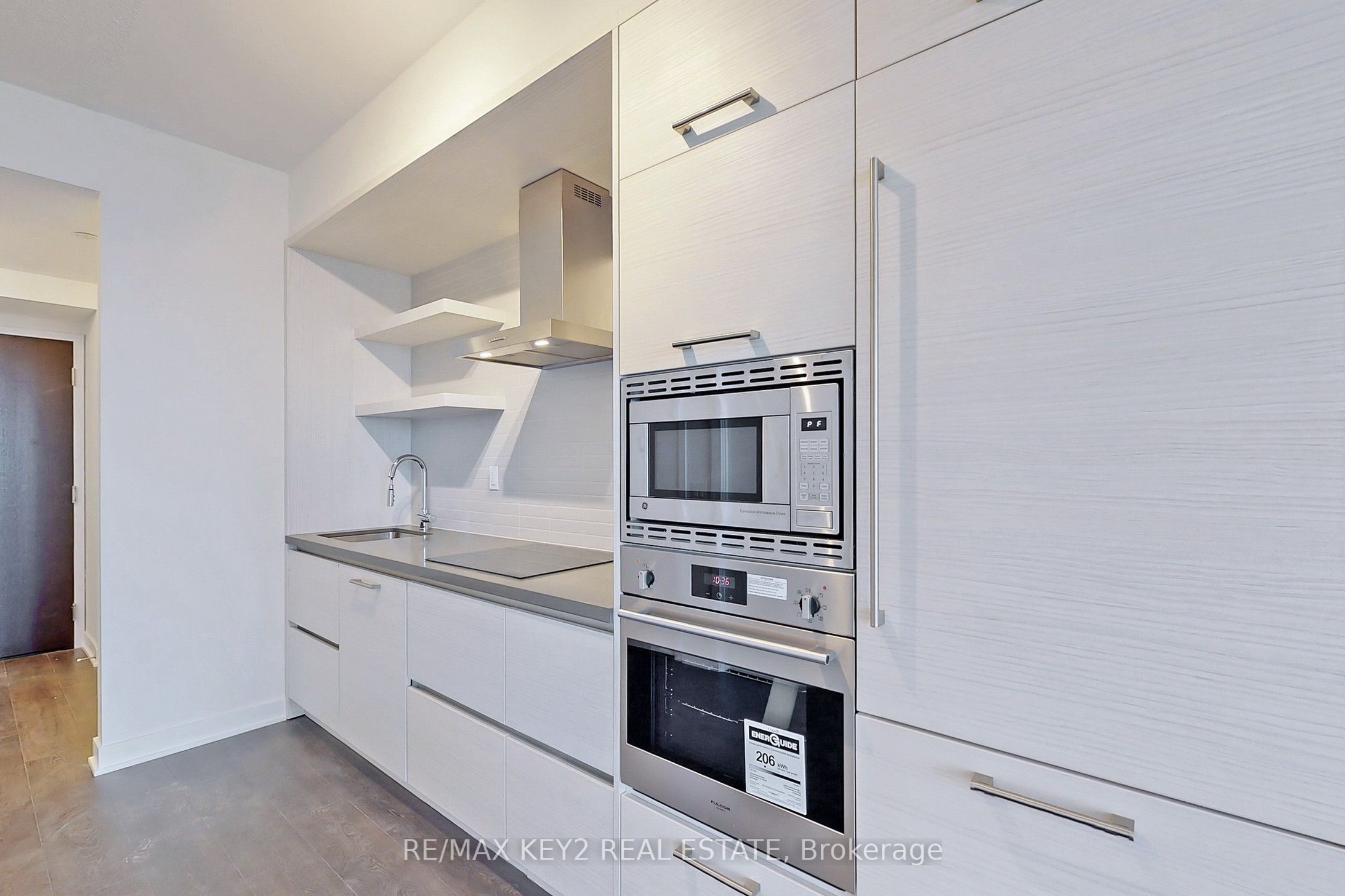 2221 Yonge Street 4210, Toronto, ON M4S 0B8 photo 5