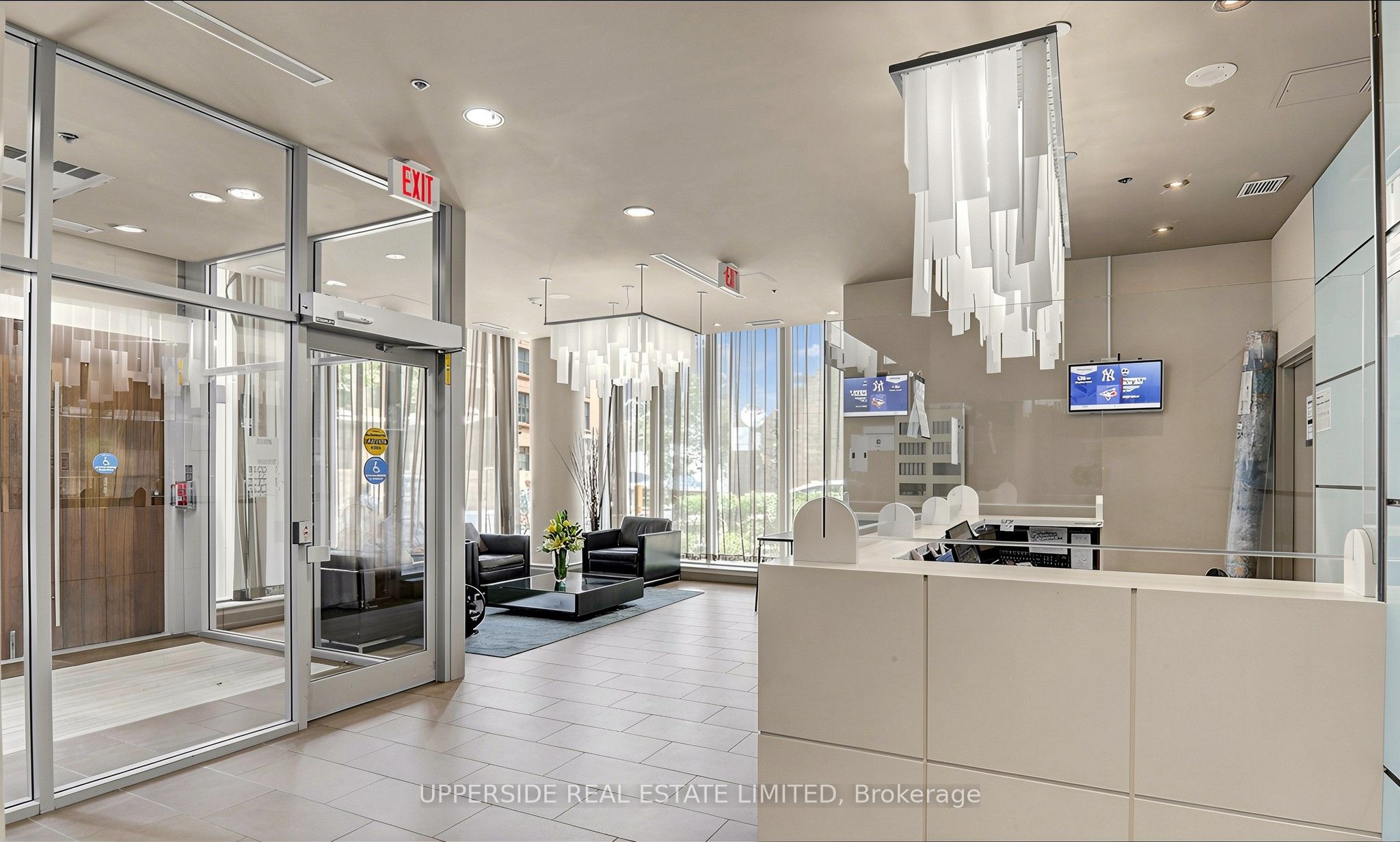 126 Simcoe Street 607, Toronto, ON M5H 4E6 photo 4