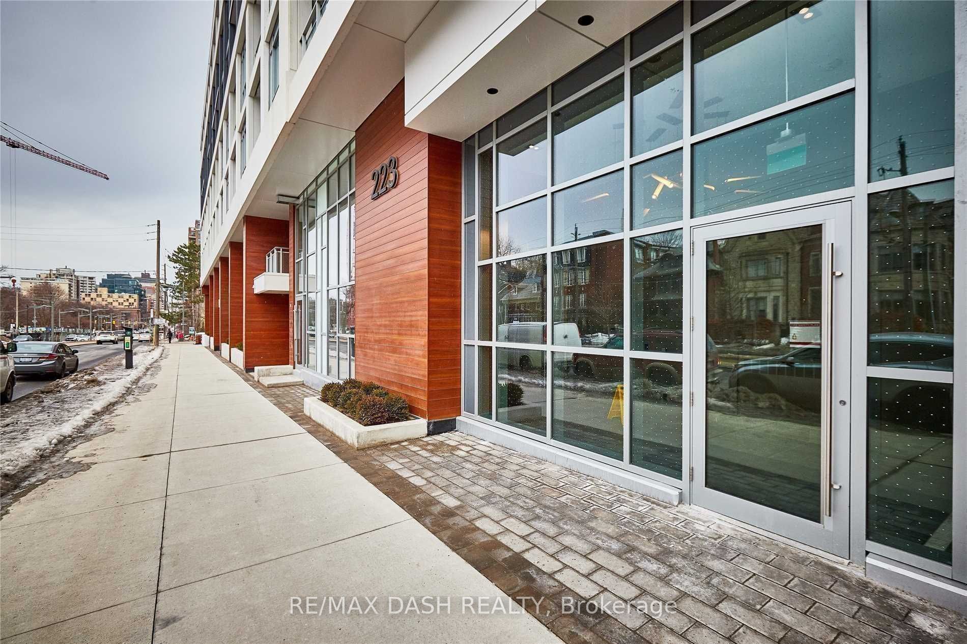 223 St Clair Avenue W 215, Toronto, ON M4V 1R3 photo 2
