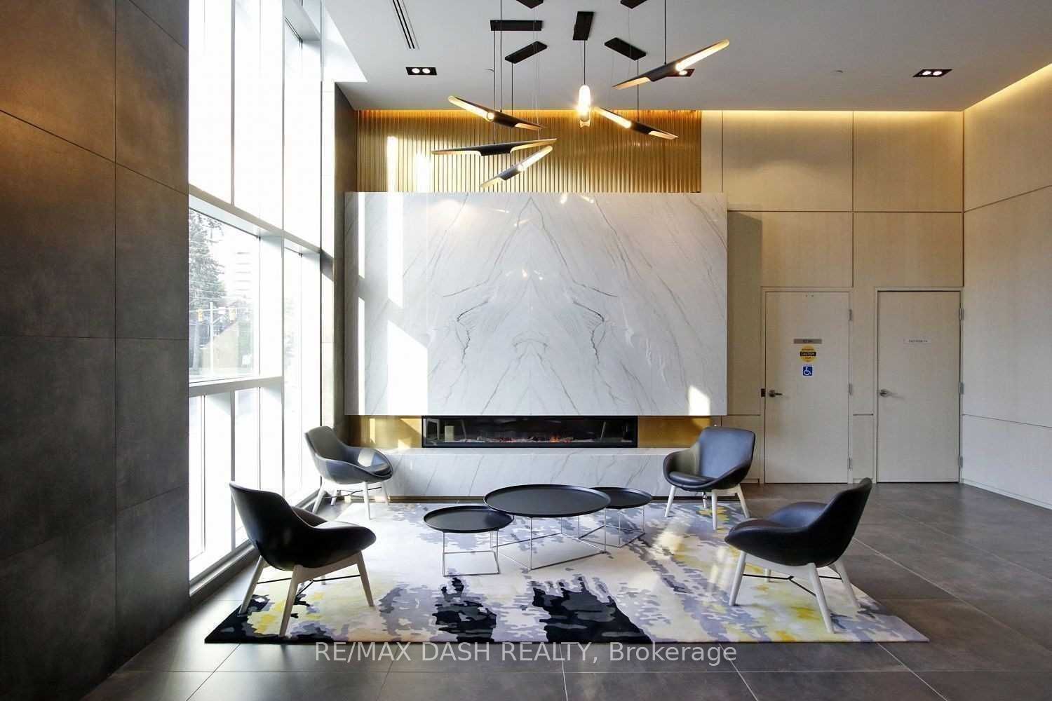 223 St Clair Avenue W 215, Toronto, ON M4V 1R3 photo 4