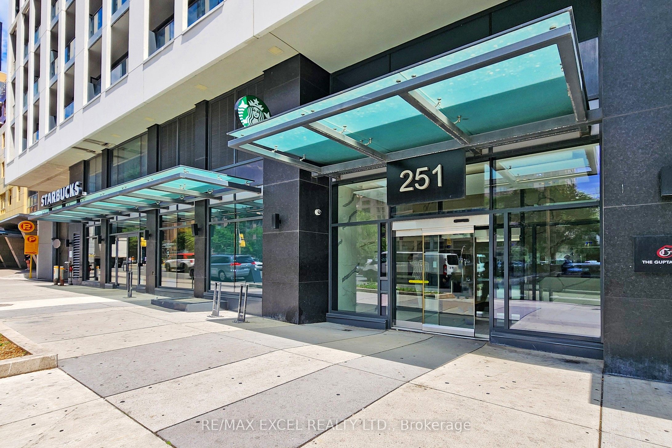 251 Jarvis Street 4203, Toronto, ON M5B 0C3 photo 2