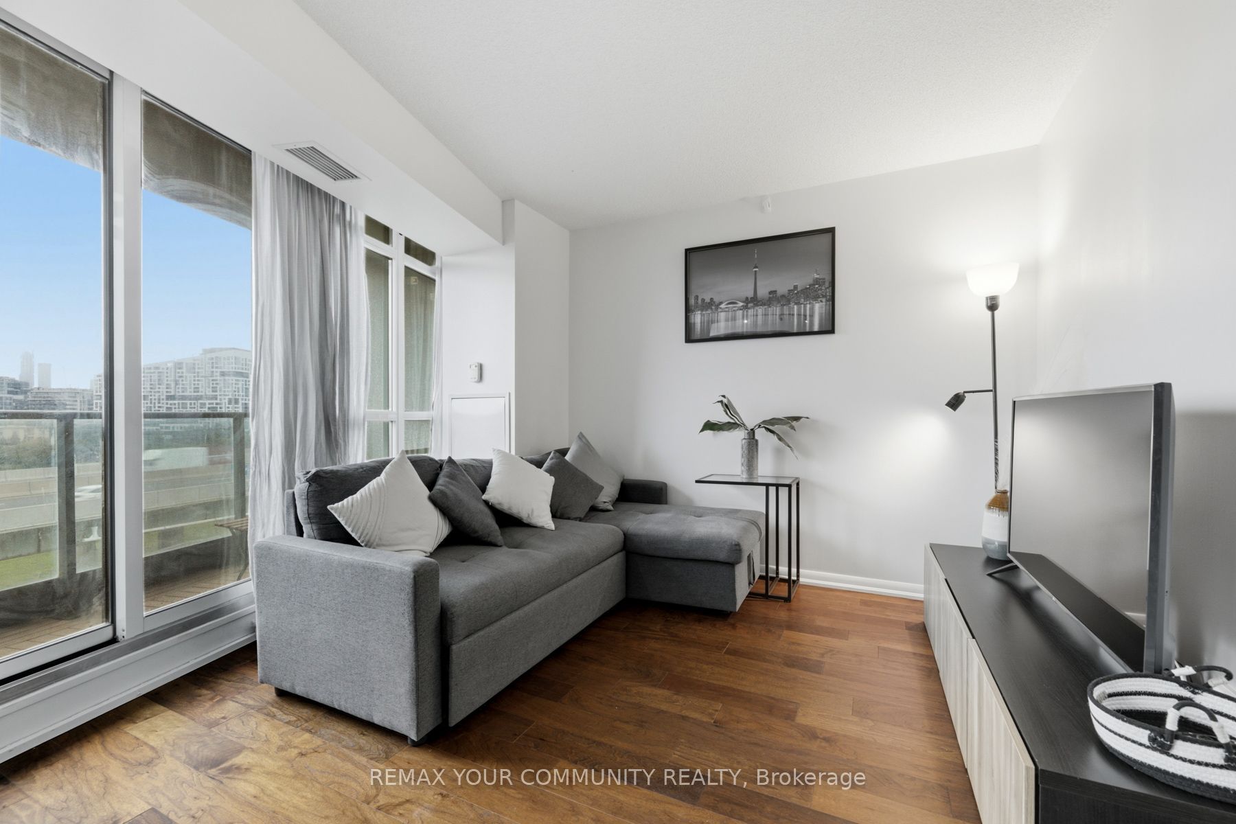 209 Fort York Boulevard 962, Toronto, ON M5V 4A1 photo 4