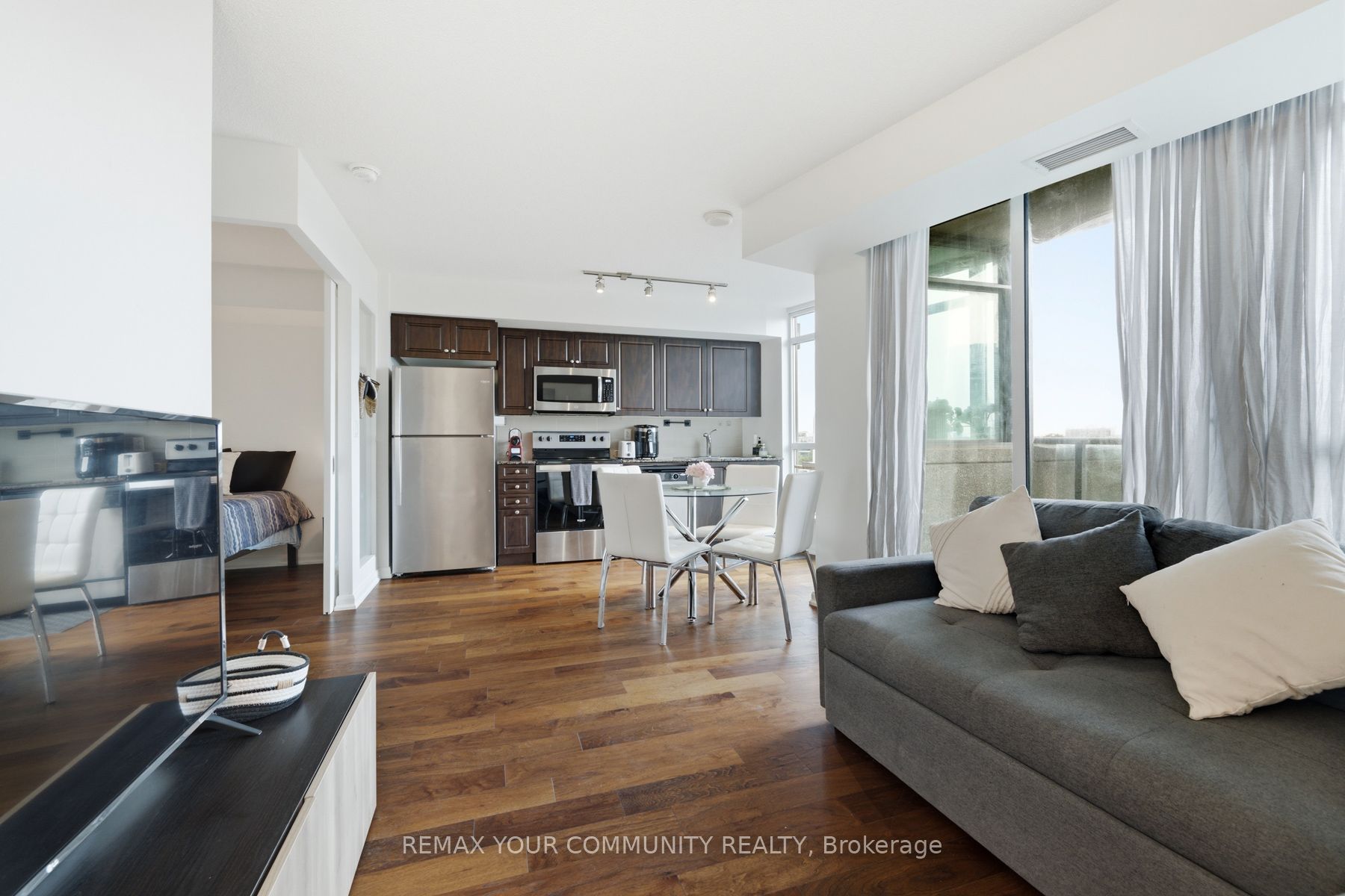 209 Fort York Boulevard 962, Toronto, ON M5V 4A1 photo 5