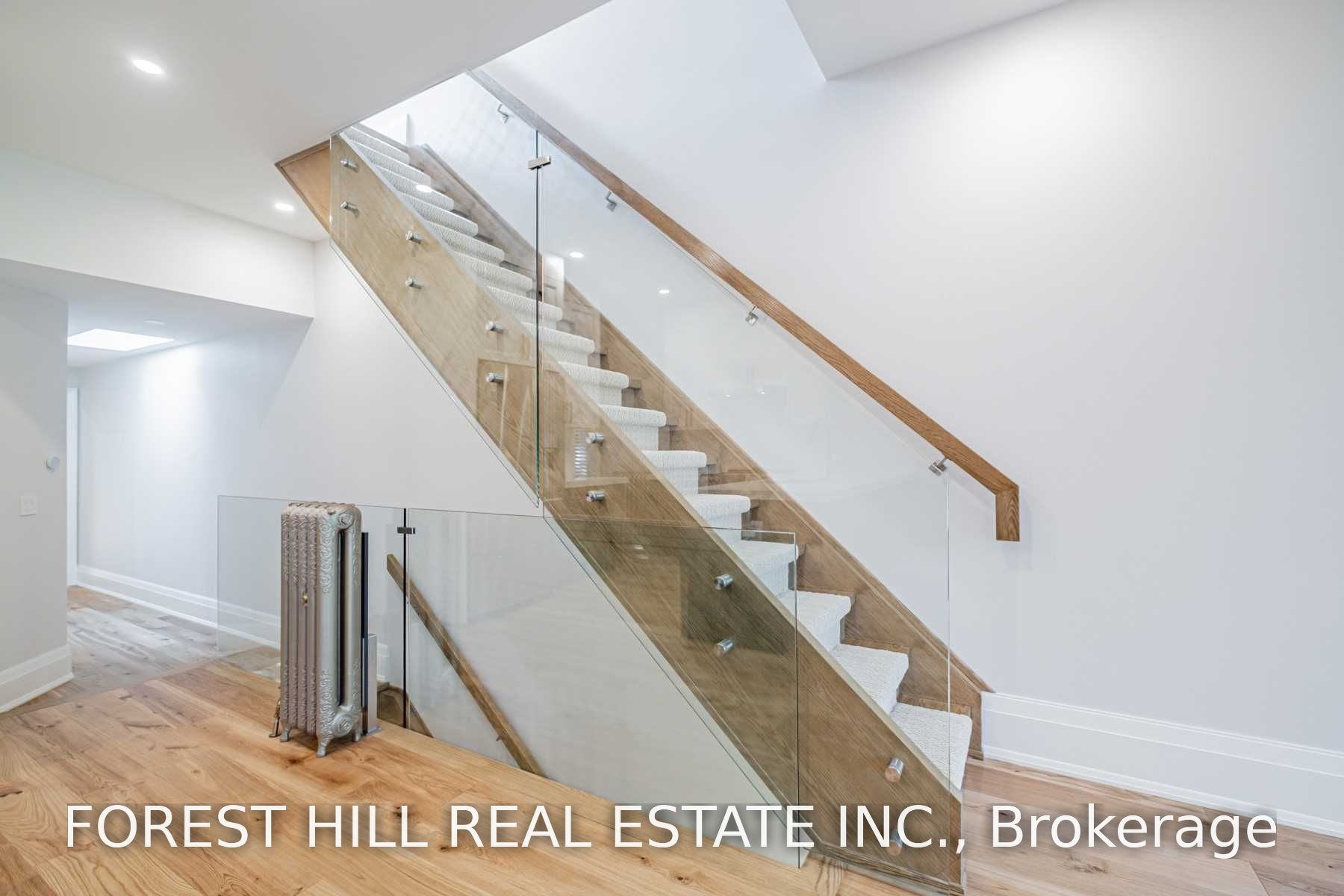 36 Howland Avenue 2nd/3rd Flr, Toronto, ON M5R 3B3 photo 4