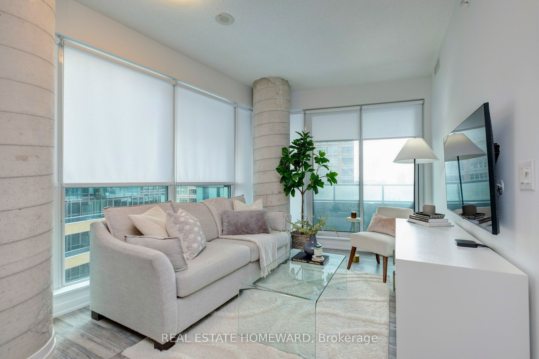 150 East Liberty Street 506, Toronto, ON M6K 3R5 photo 4