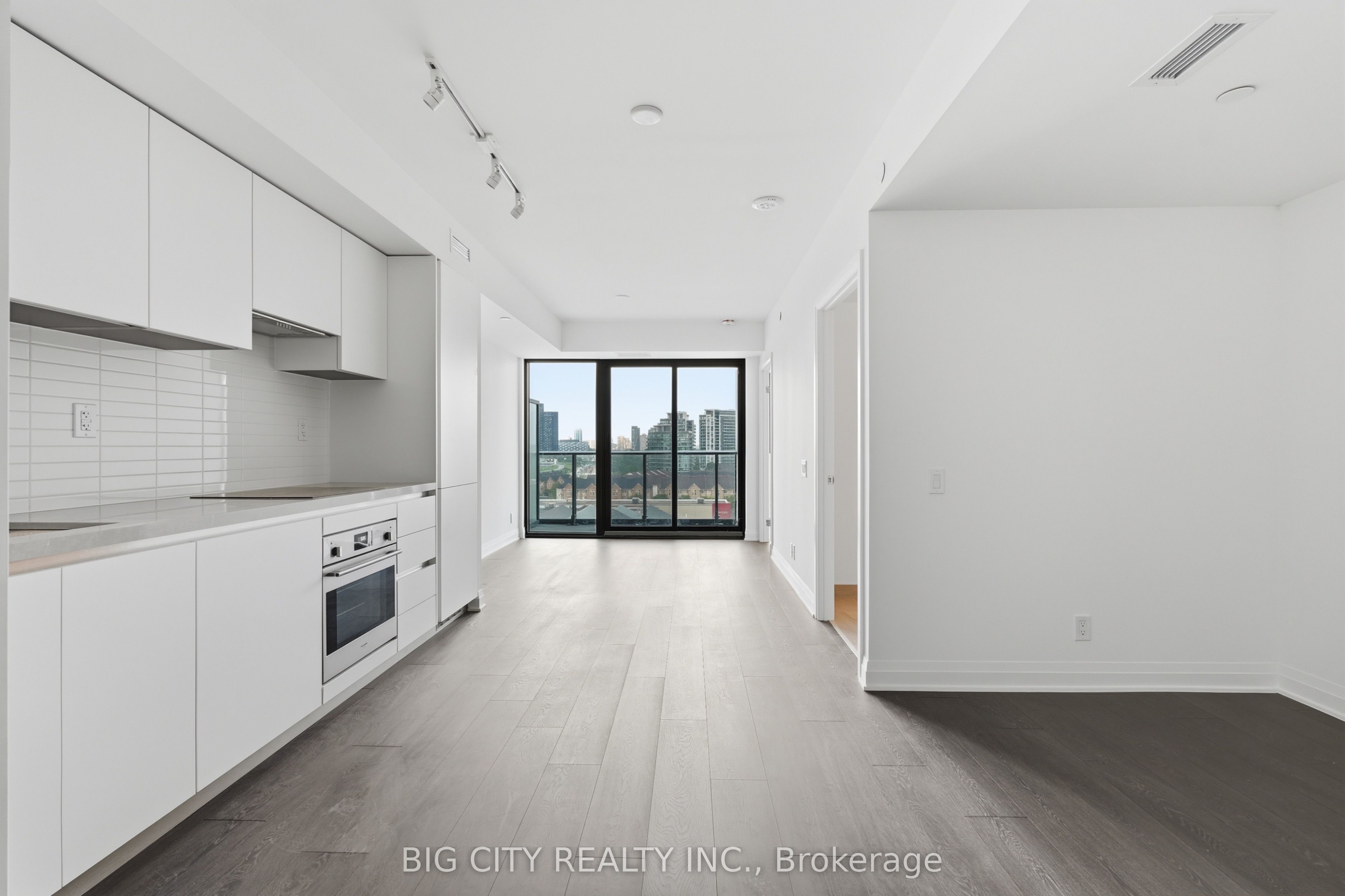 25 Frederick Todd Way 809, Toronto, ON M4G 0C9