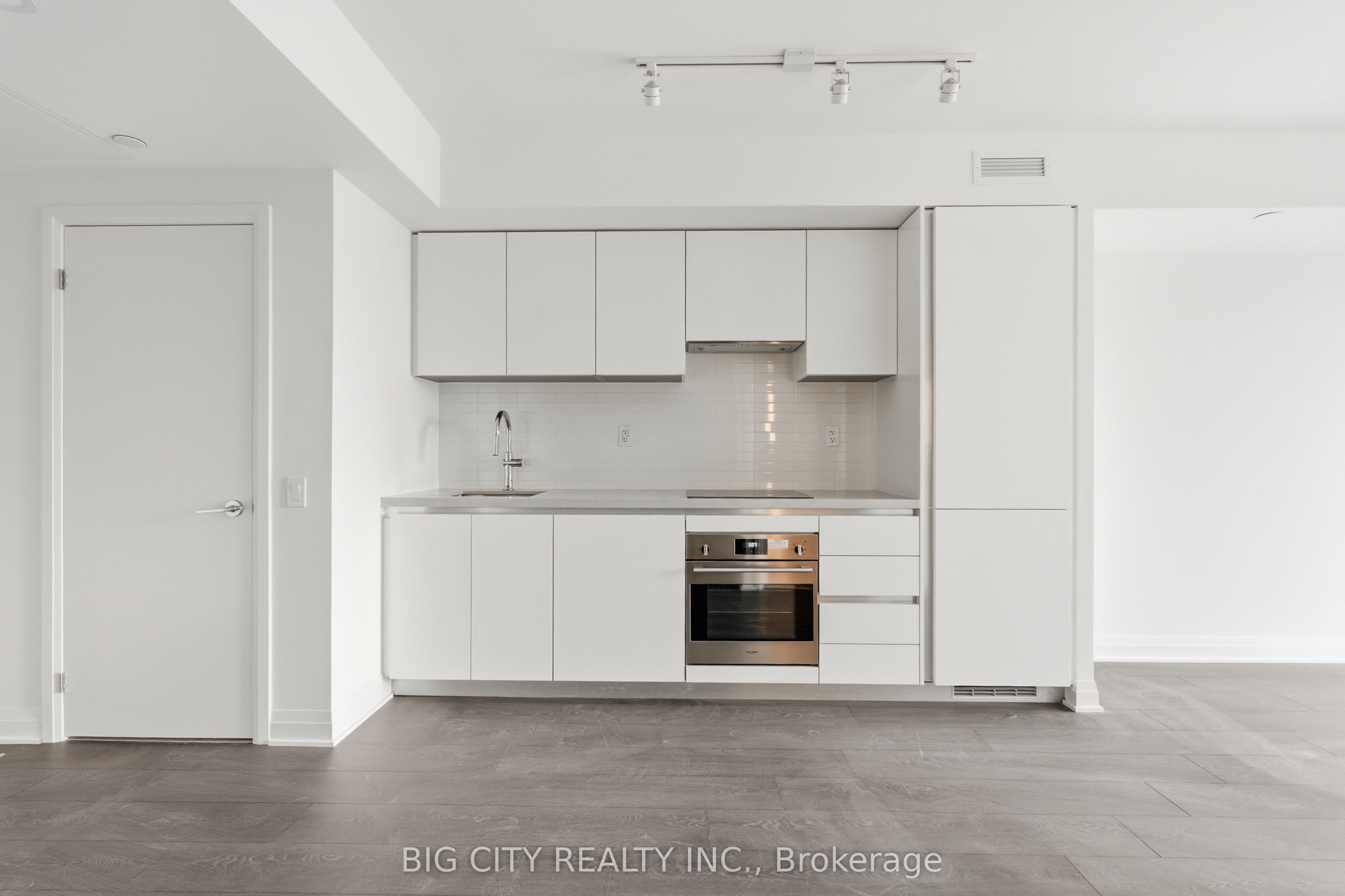 25 Frederick Todd Way 809, Toronto, ON M4G 0C9 photo 2