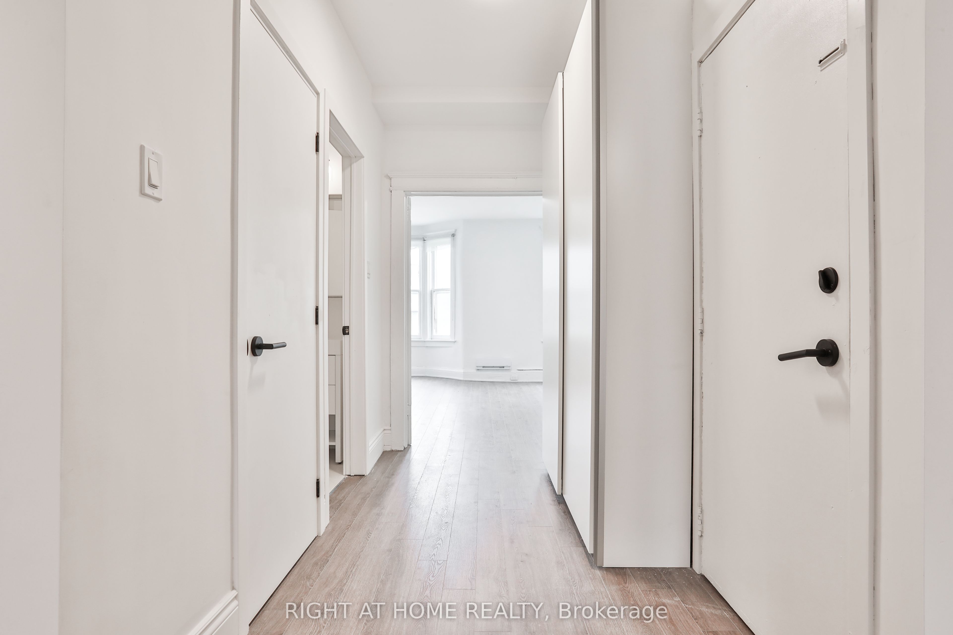 548 College Street 2F, Toronto, ON M6G 1B1 photo 4