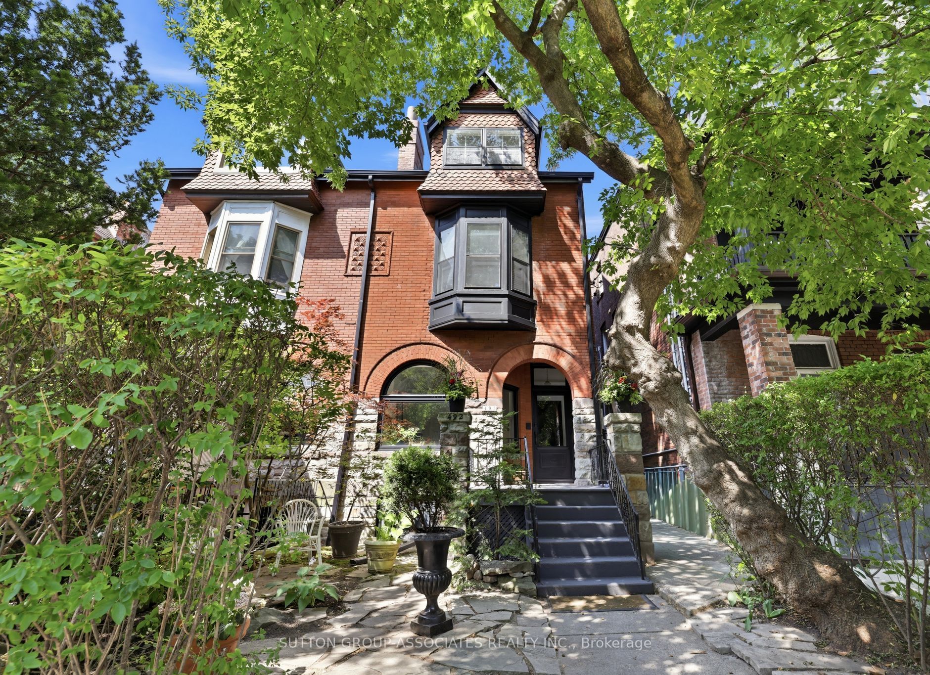 492 Euclid Avenue, Toronto, ON M6G 2S9