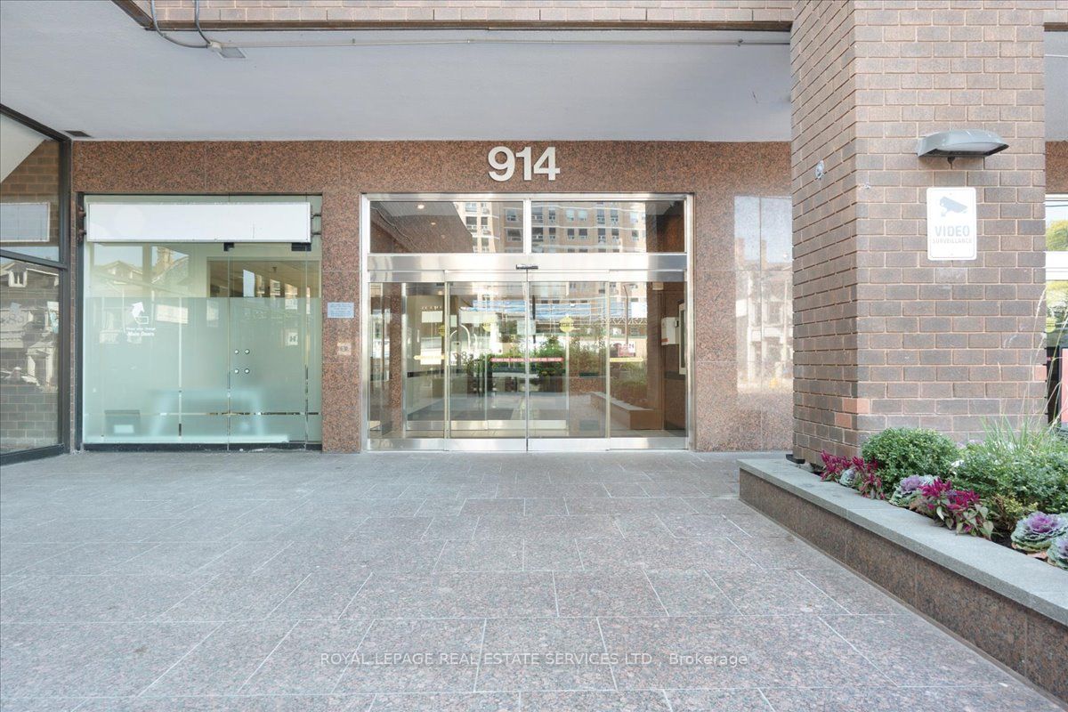 914 Yonge Street 1214, Toronto, ON M4W 3C8 photo 2