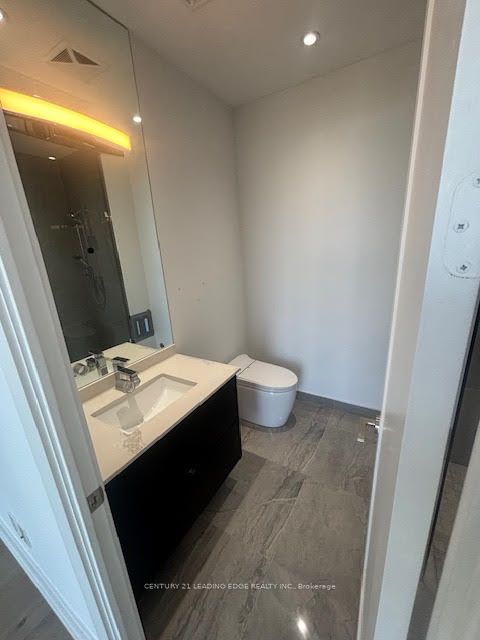330 Richmond Street W 2902, Toronto, ON M5V 0M4 photo 3