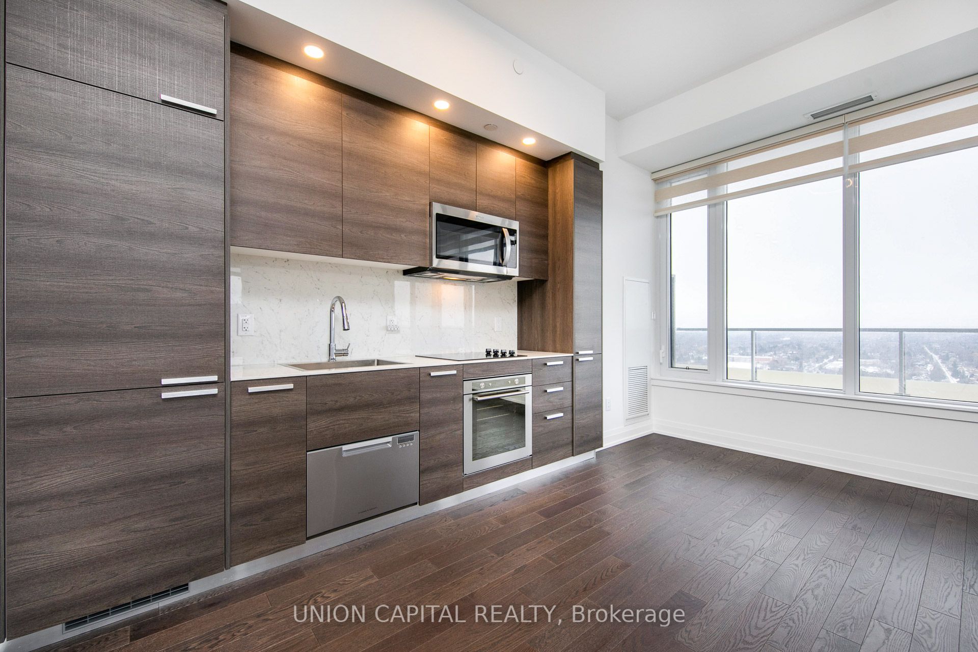 75 Canterbury Place PH206, Toronto, ON M2N 0L2 photo 3