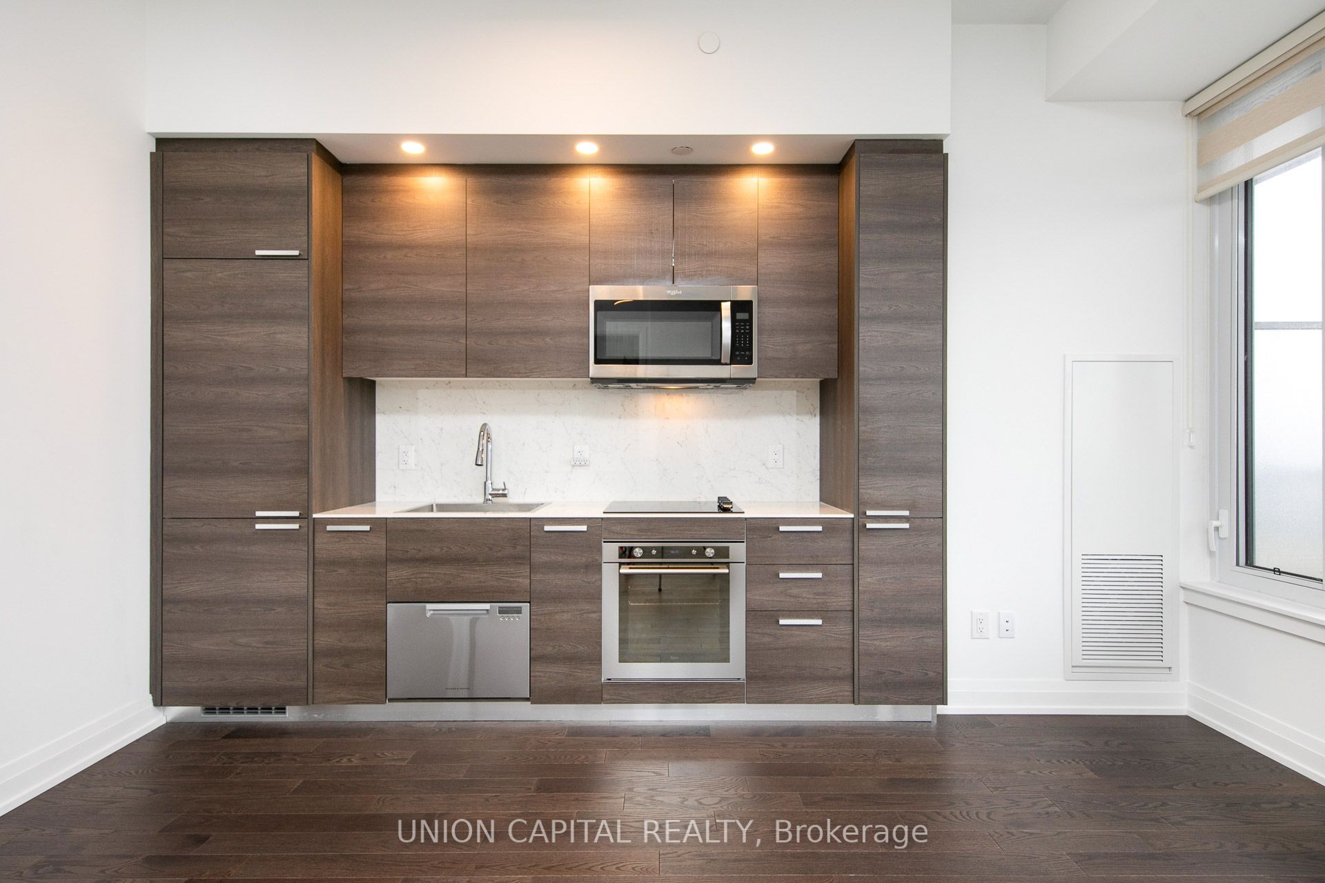 75 Canterbury Place PH206, Toronto, ON M2N 0L2 photo 4